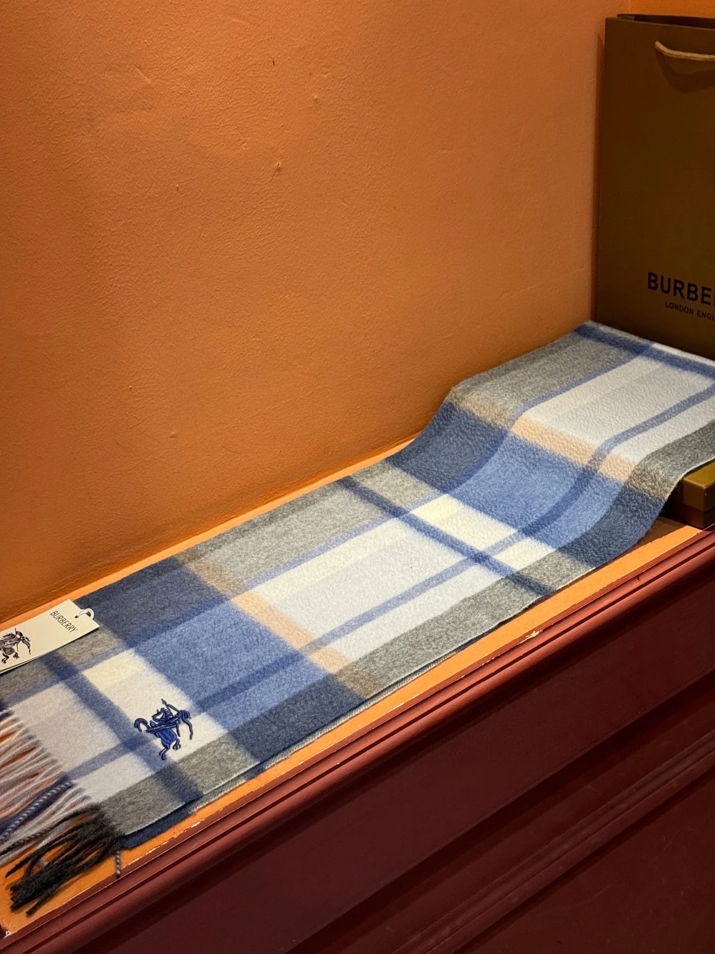 Классический клетчатый шарф Burberry 2024 — синий