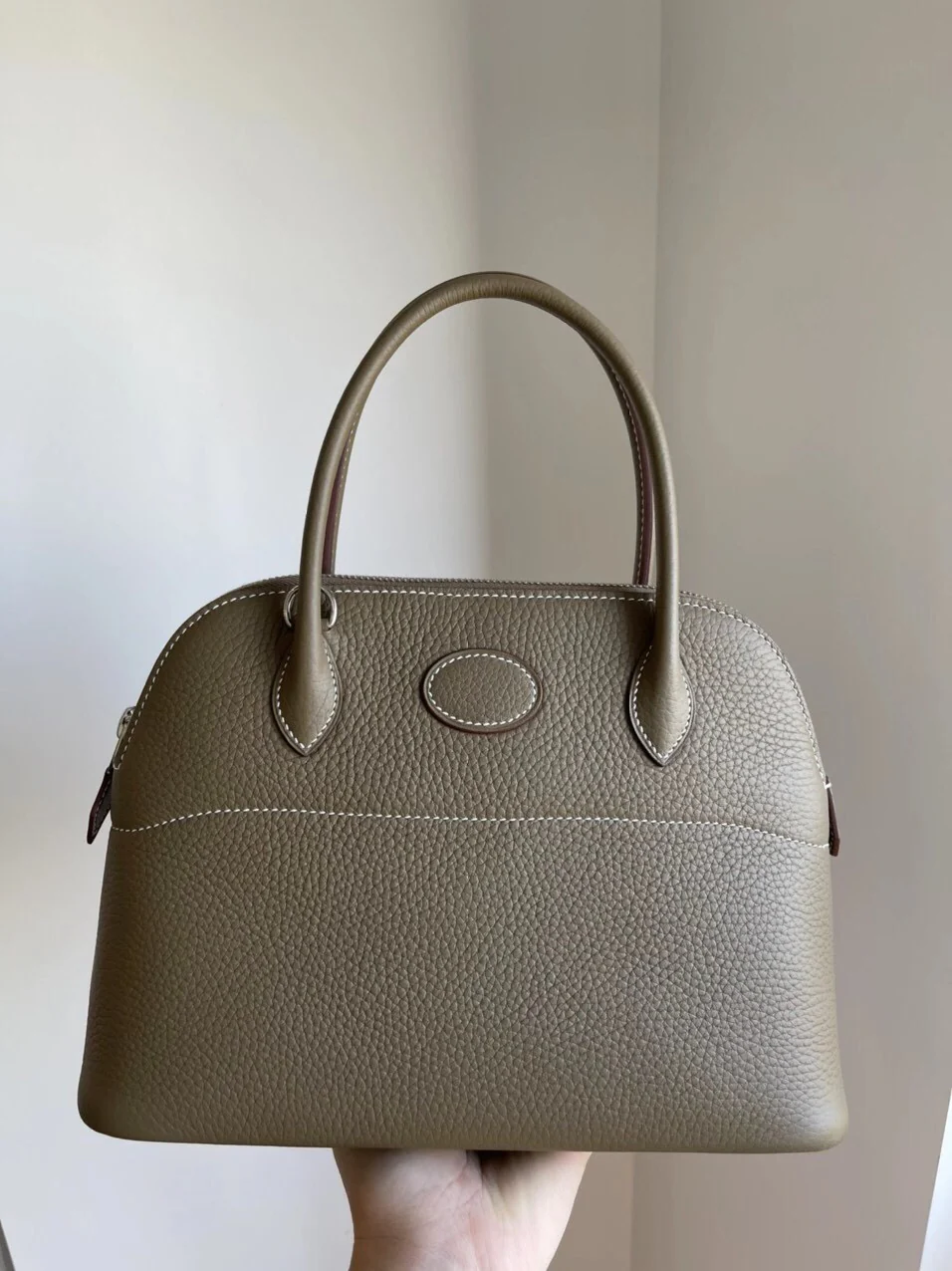 Hermes Bolide 27 см 18 петрог, цвет ?слоновая кожа?, серебряная пряжка.