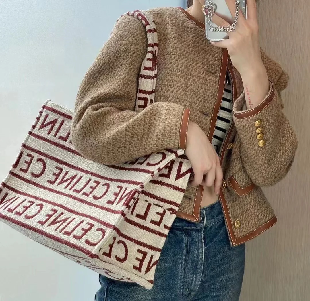 Сумка-шоппер Celine Cabas Thais, большая, красная (из махровой ткани)