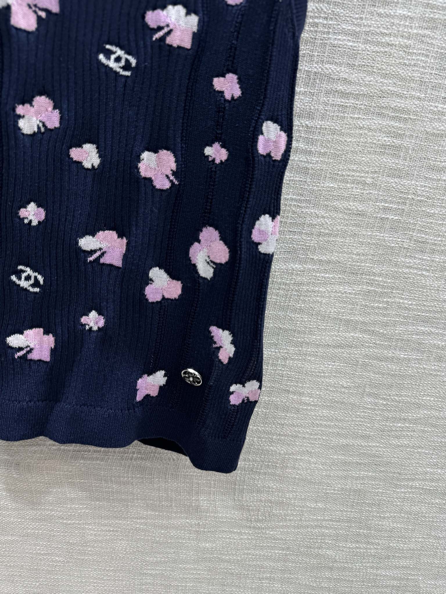 Жилет в стиле Chanel - 2403 - Жаккардовый жилет с четырехлистным клевером - Черный