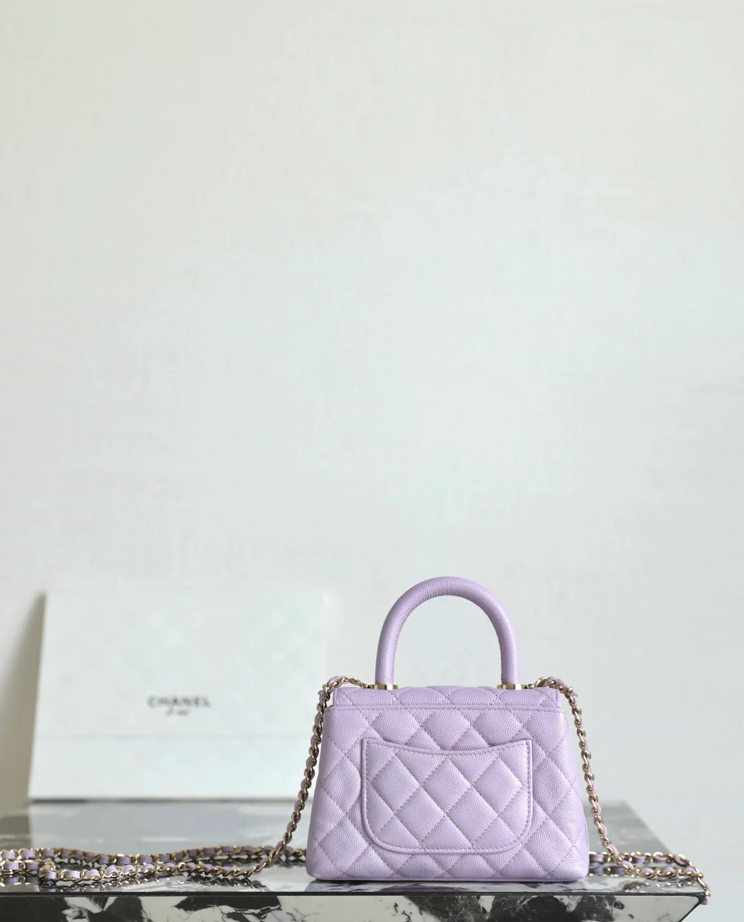 Chanel - Мини-сумочка с клапаном - светло-фиолетовая - фурнитура из светлого золота