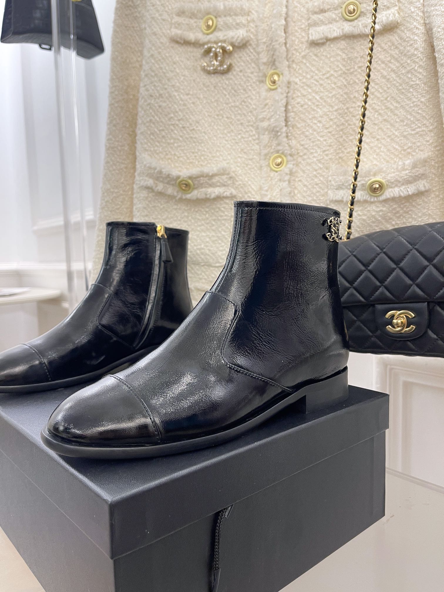 Новинка весны 2022 года от Hermes - Ботильоны - Черные - 1