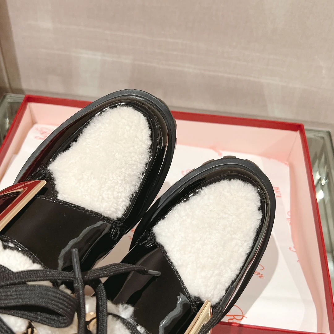 Обувь RV Shoes - коллекция осень-зима 2022 - Ботильоны на платформе из овечьей шерсти