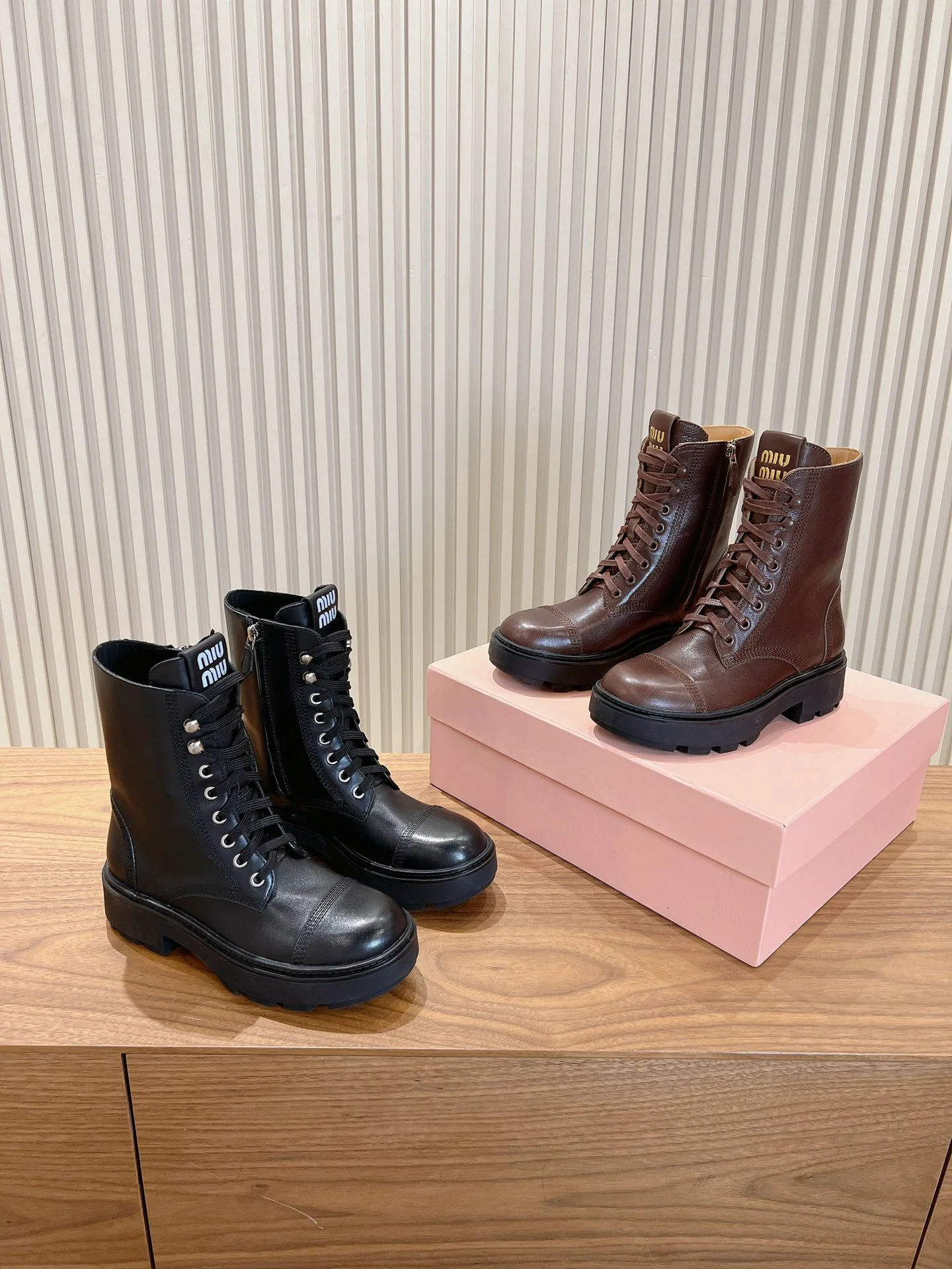 Ботинки Dr. Martens от Miu Miu 2024 — изображение из коллекции