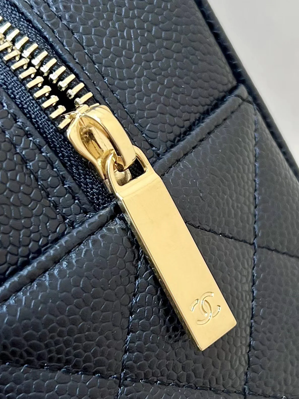 Винтажная сумка-боулинг Chanel - черная