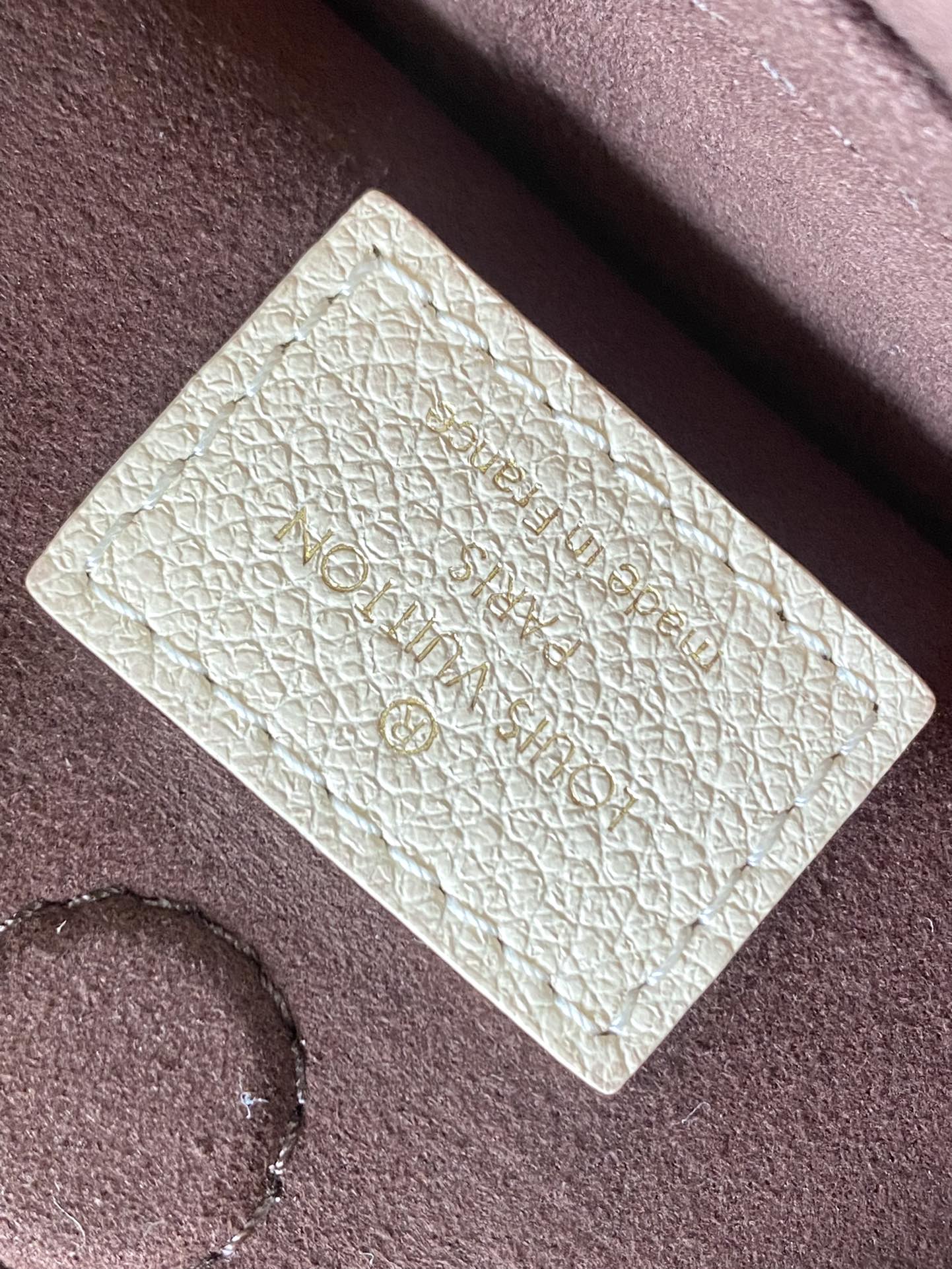 m46495-LV-opera-bb-handbag-white