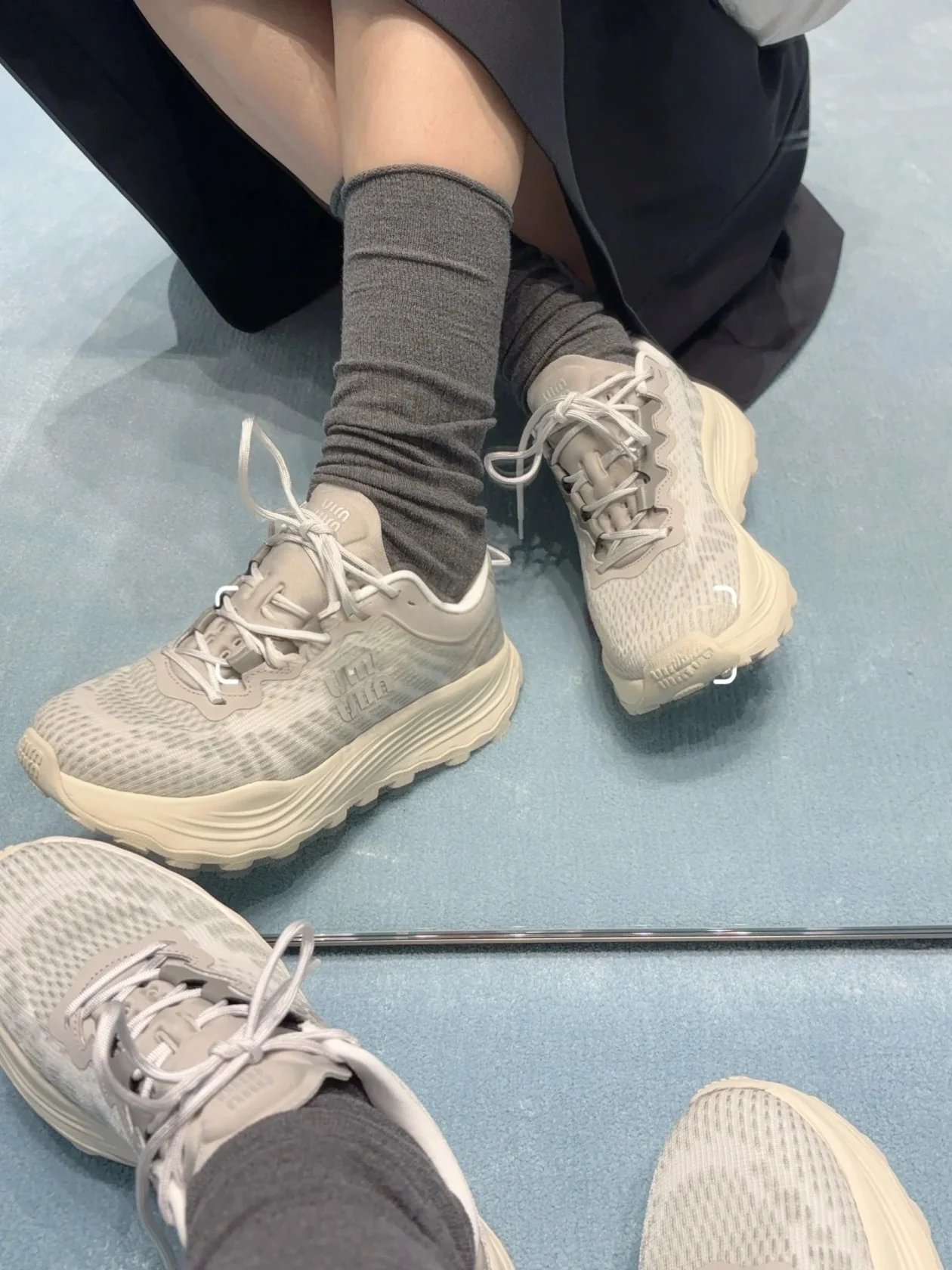 Кроссовки на платформе Miu Miu - серые