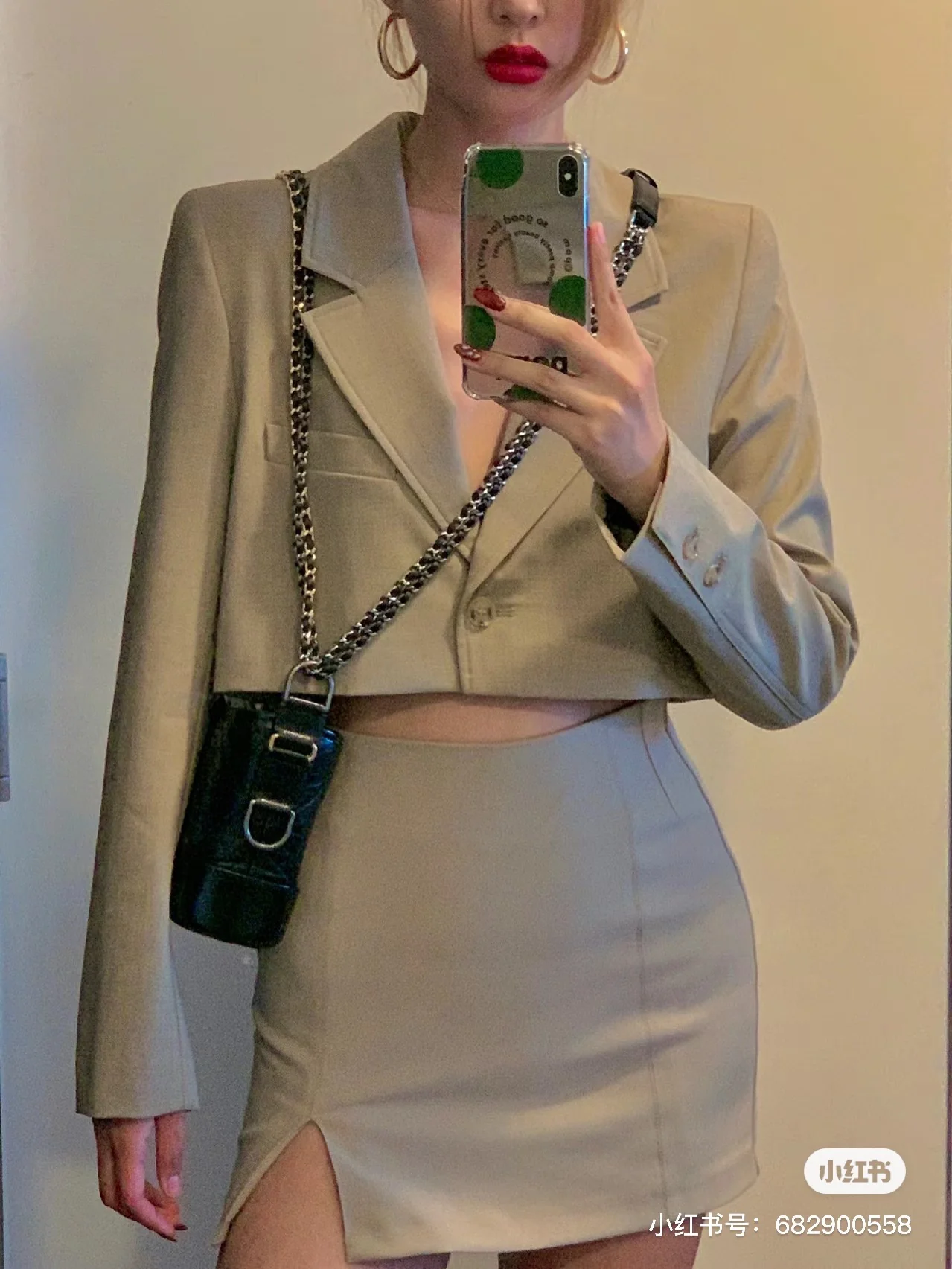 Маленькая сумка-хобо Chanel Garbielle - черная