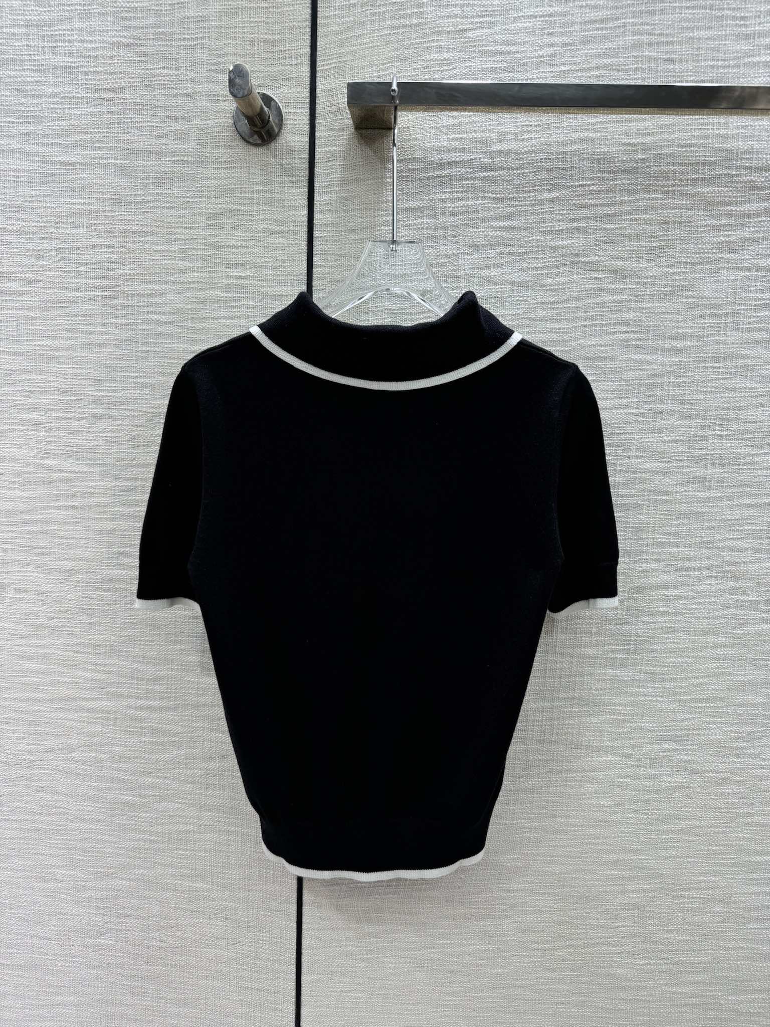 Miu Miu - 2404 - Трикотажная футболка-поло с коротким рукавом и воротником-поло в стиле колор-блок - Черная