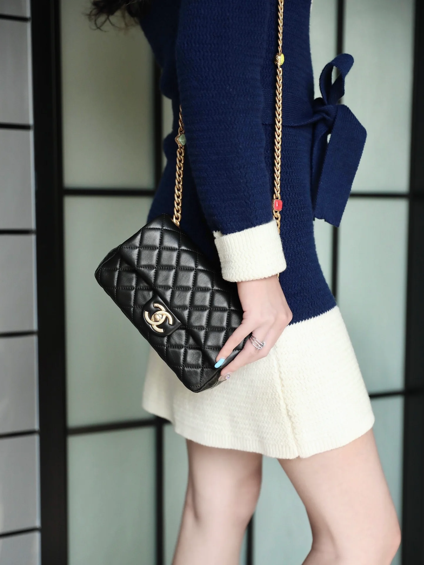 Сумка Chanel CF с клапаном и цепочкой с драгоценным камнем