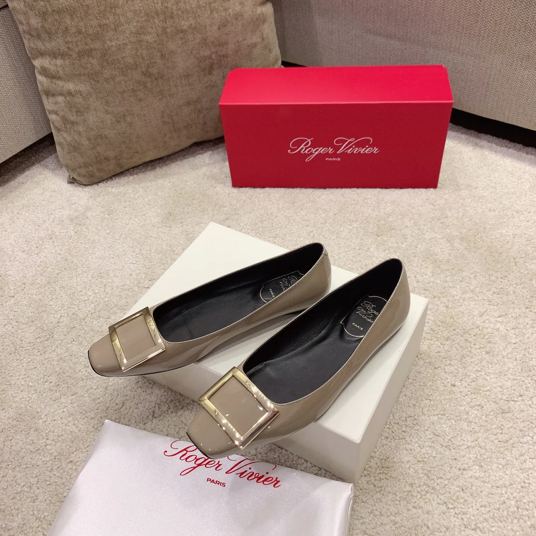 RV - Классические туфли с квадратными пуговицами