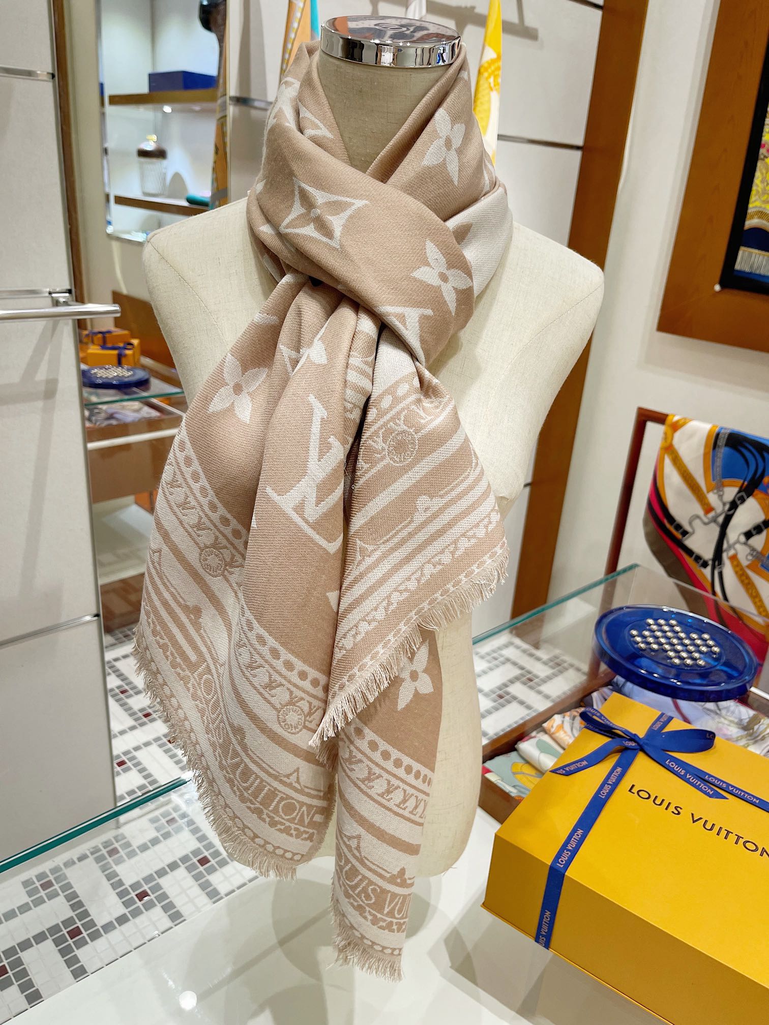 Популярный длинный шарф LV из шерсти и шелка длиной 70-200 см.