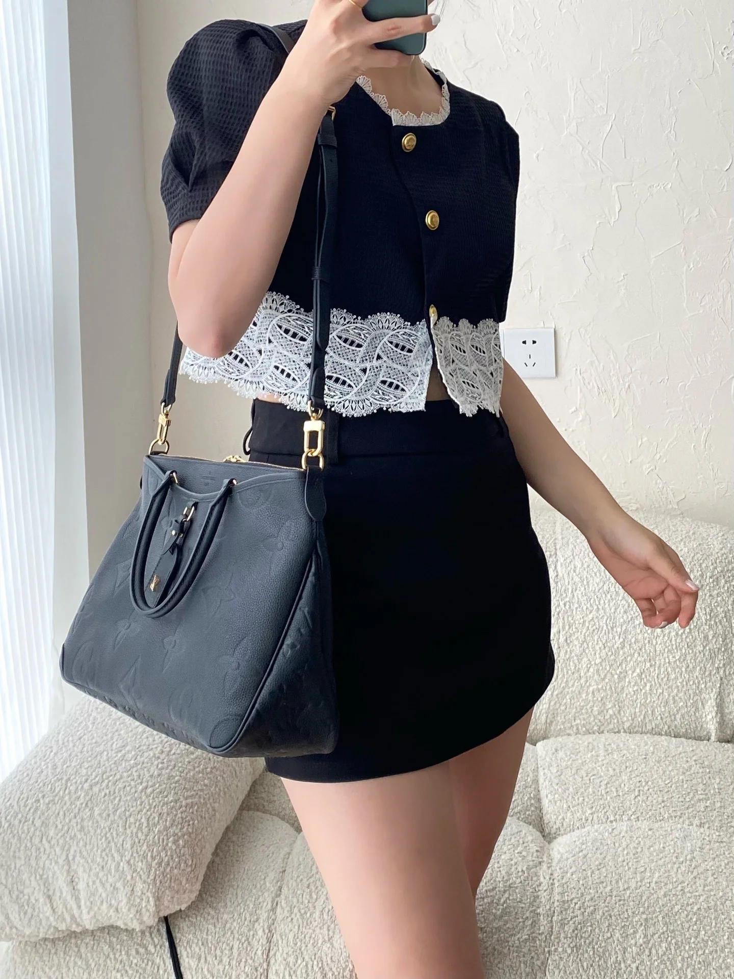 m46487-LV-Trianon сумка-Абрикос-Средний-1