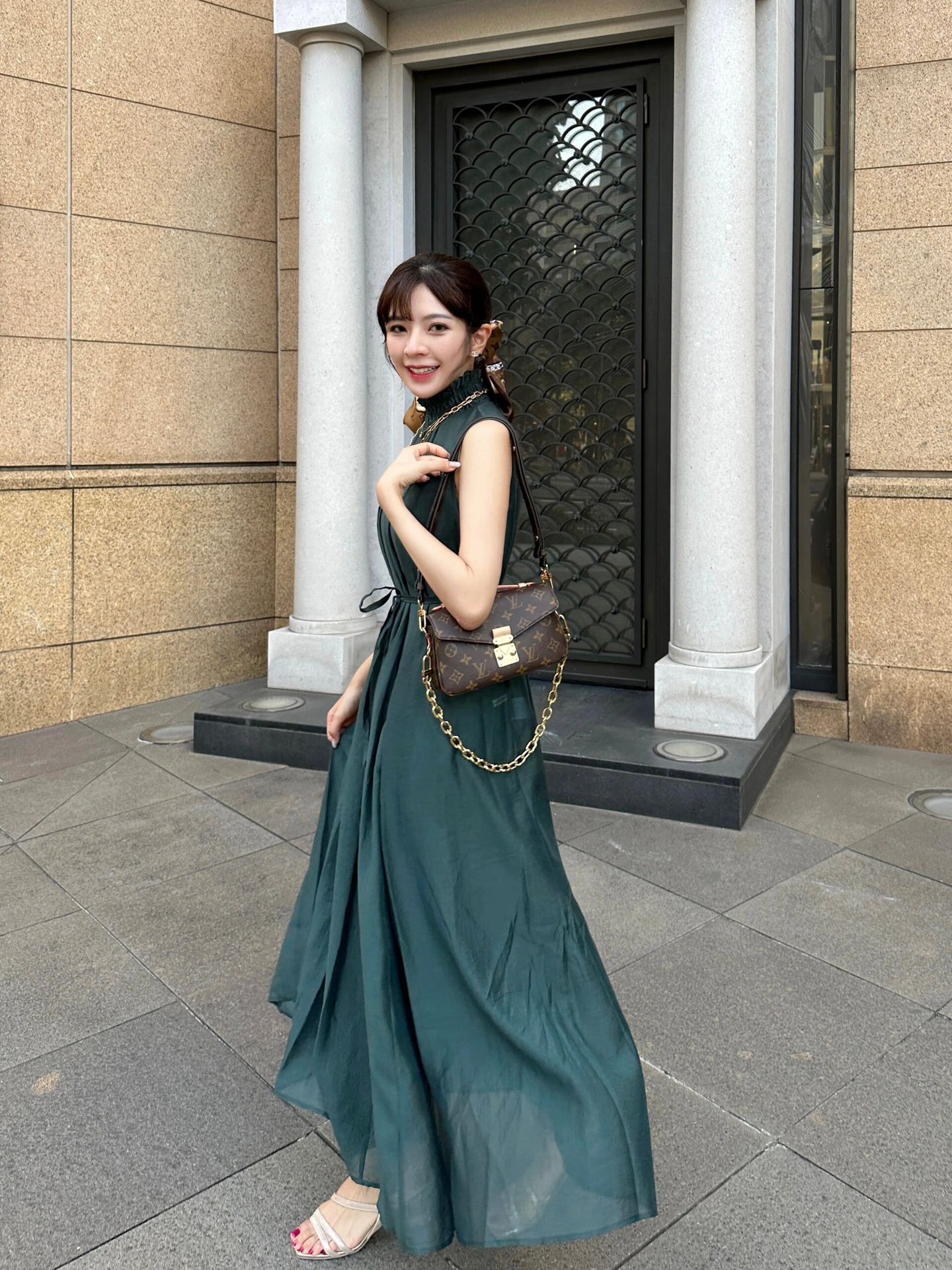 m46279-LV-pochette-metis-east-west-messenger bag-shoulder/crossbody bag