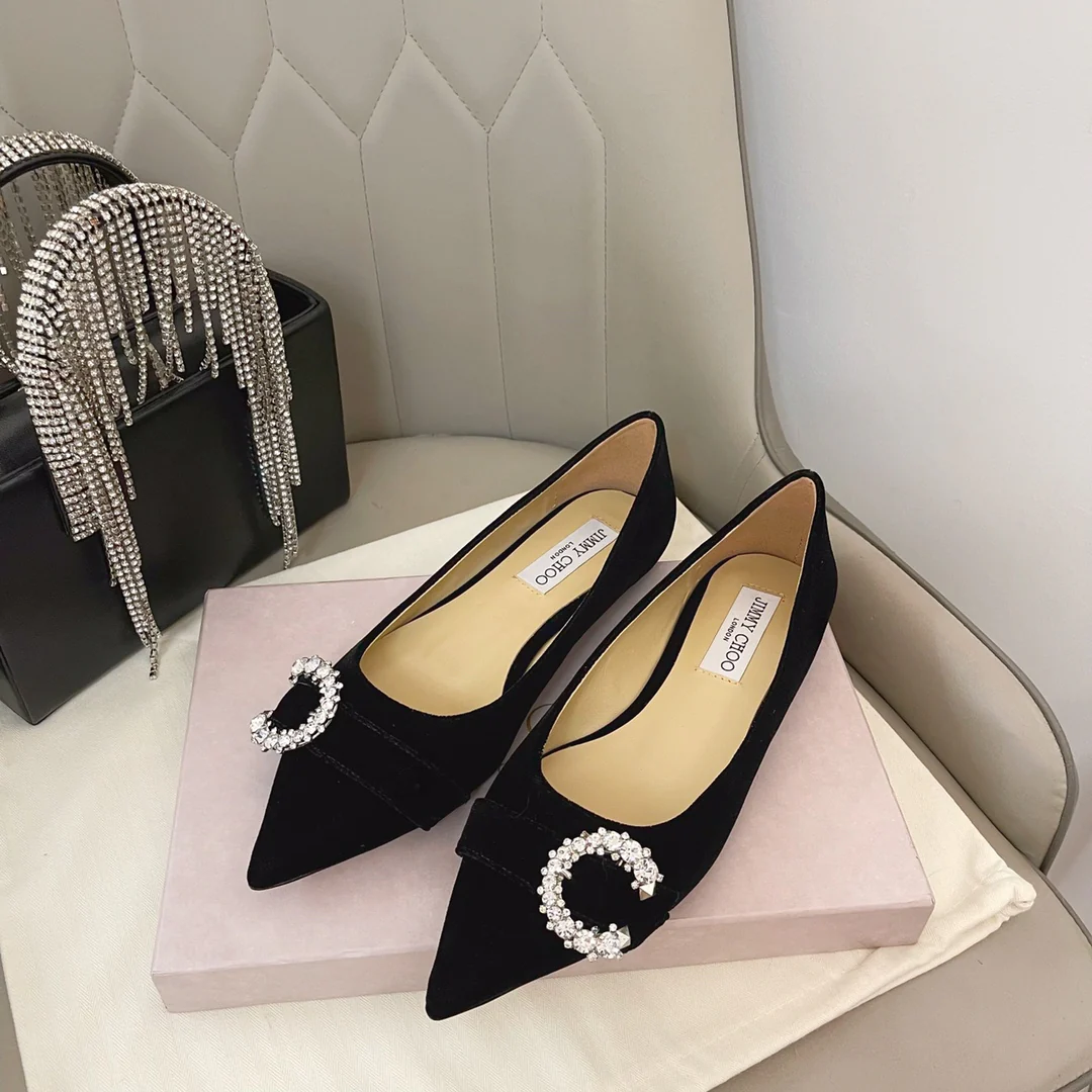 Jimmy - Туфли-балетки с застежкой на С-образный носок и стразами - Остроносые - Черные