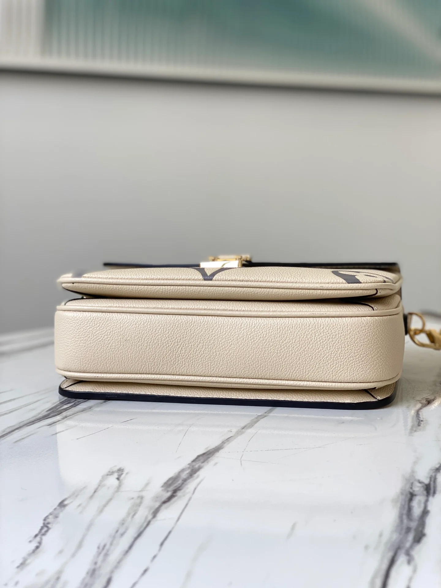 lv-m45384-cream white Pochette-metis-handbag