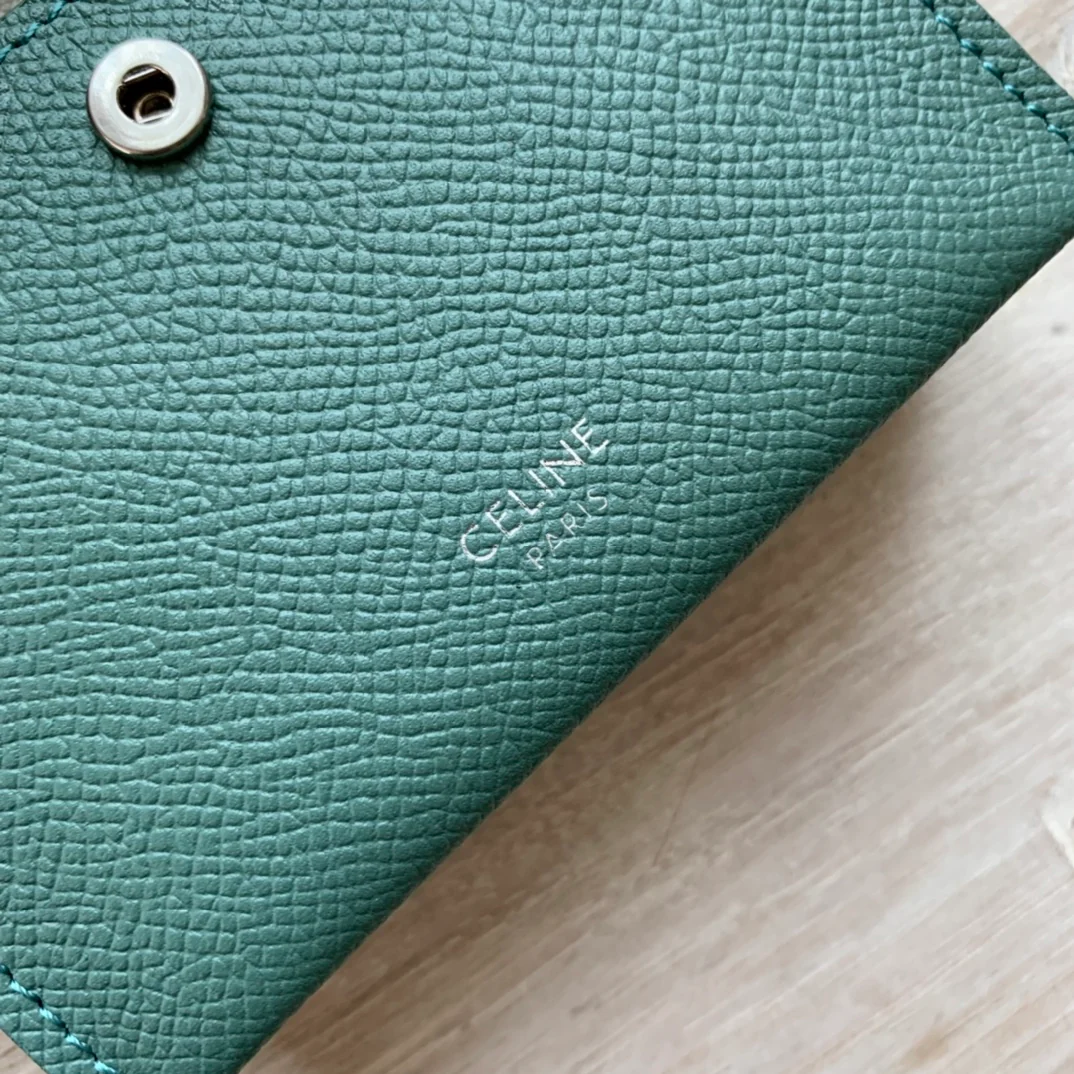 Celine 粒面牛皮风琴卡包