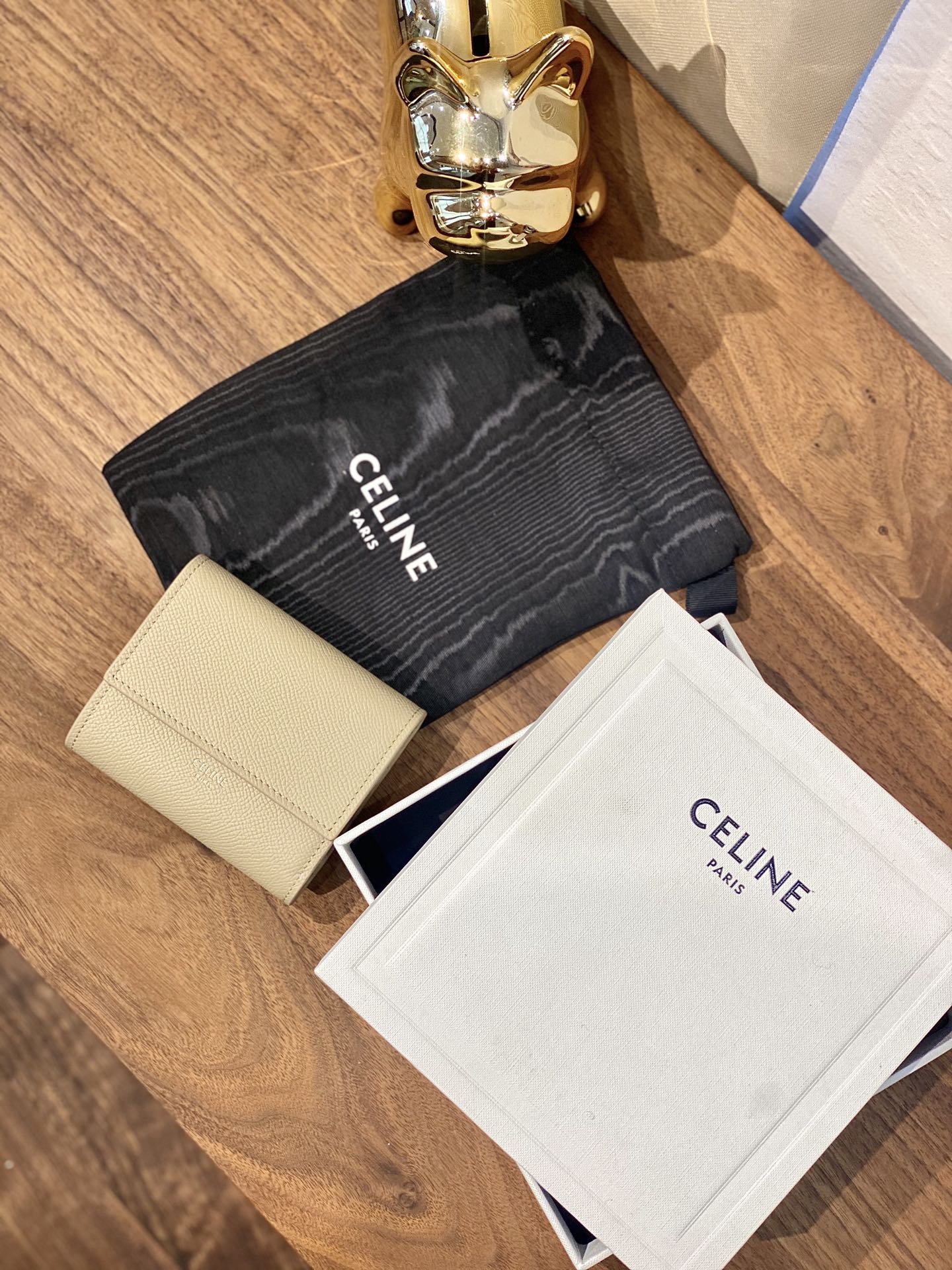 Кошелек Celine с ремешком, небольшой, зернистый, трехсекционный, короткий, 3 шт.