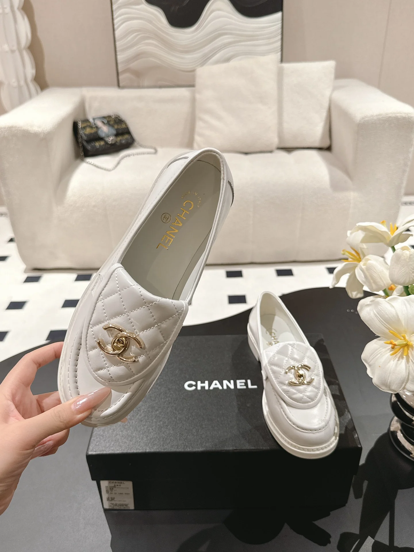 Лоферы Chanel 2024 в клетку - белые