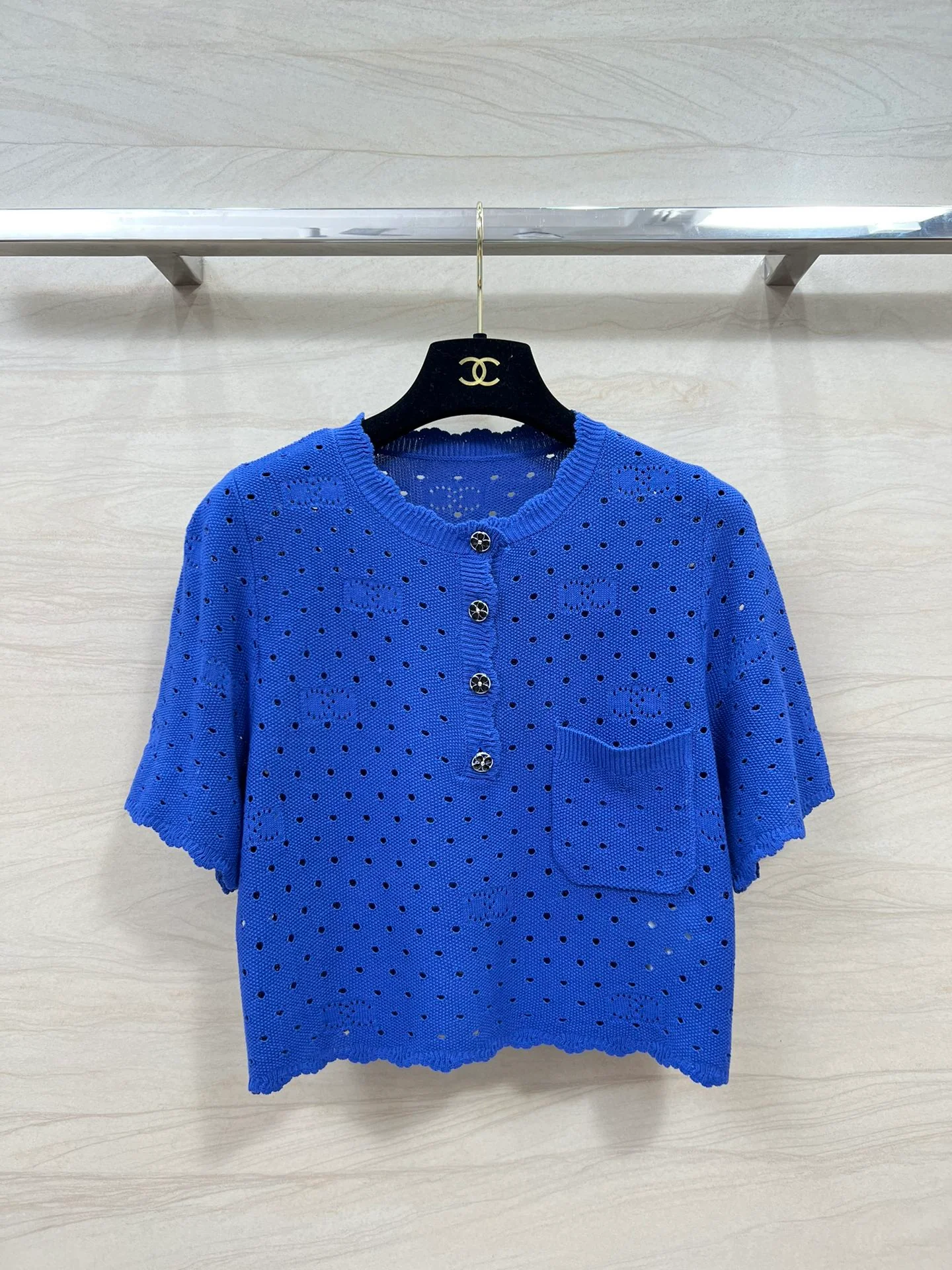 Chanel - 2403 - Коллекция весна/лето: Элегантный вязаный топ с ажурной отделкой