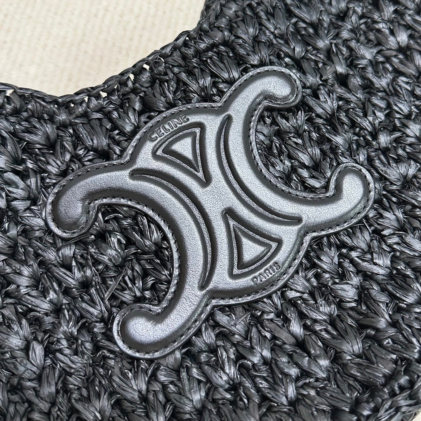 Соломенная сумка-хобо Celine - черная