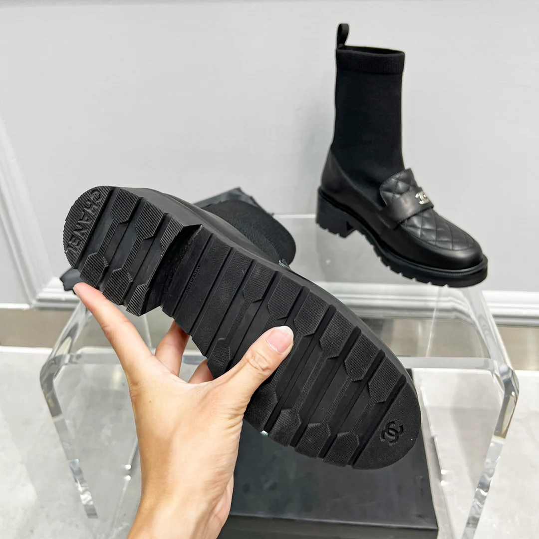 Весенняя коллекция Chanel 2022 — Ботильоны/Лоферы