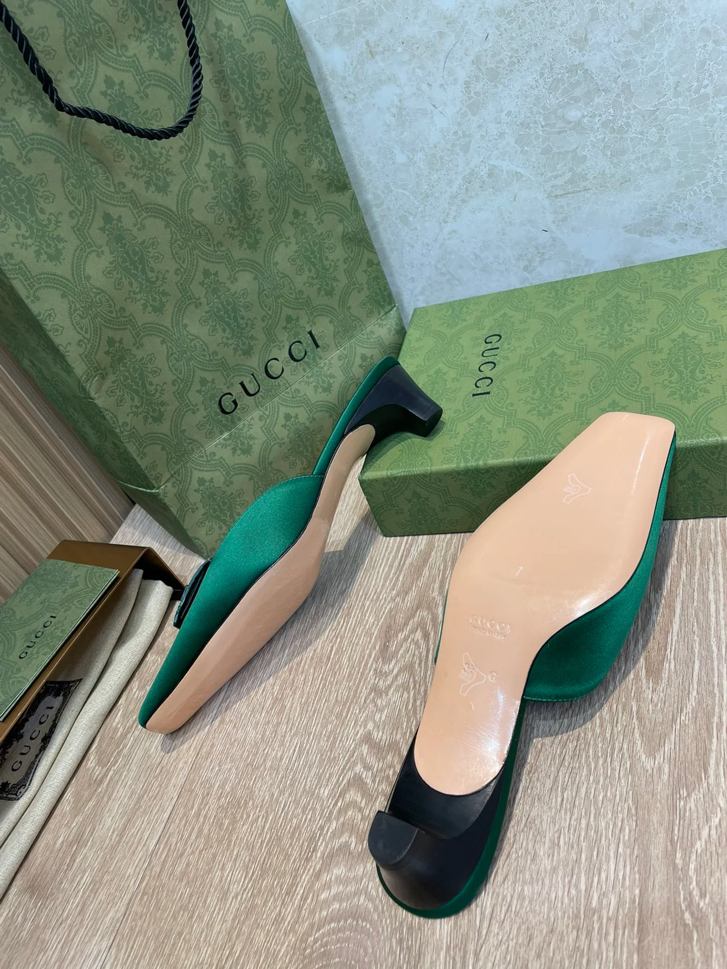 Gucci - Элегантные - На низком каблуке - Тапочки