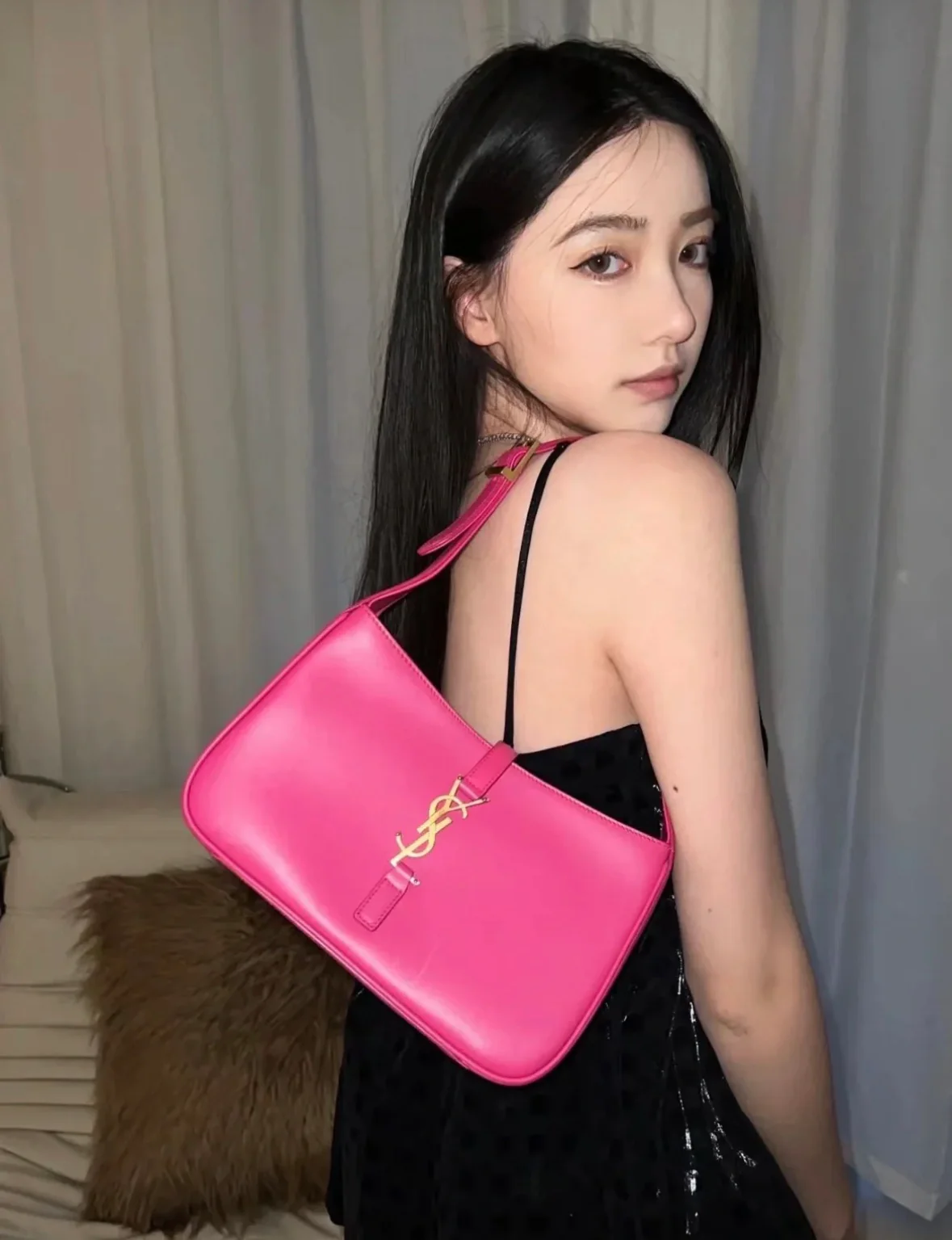 Кожаная сумка через плечо YSL Le 5 A 7 - розовая