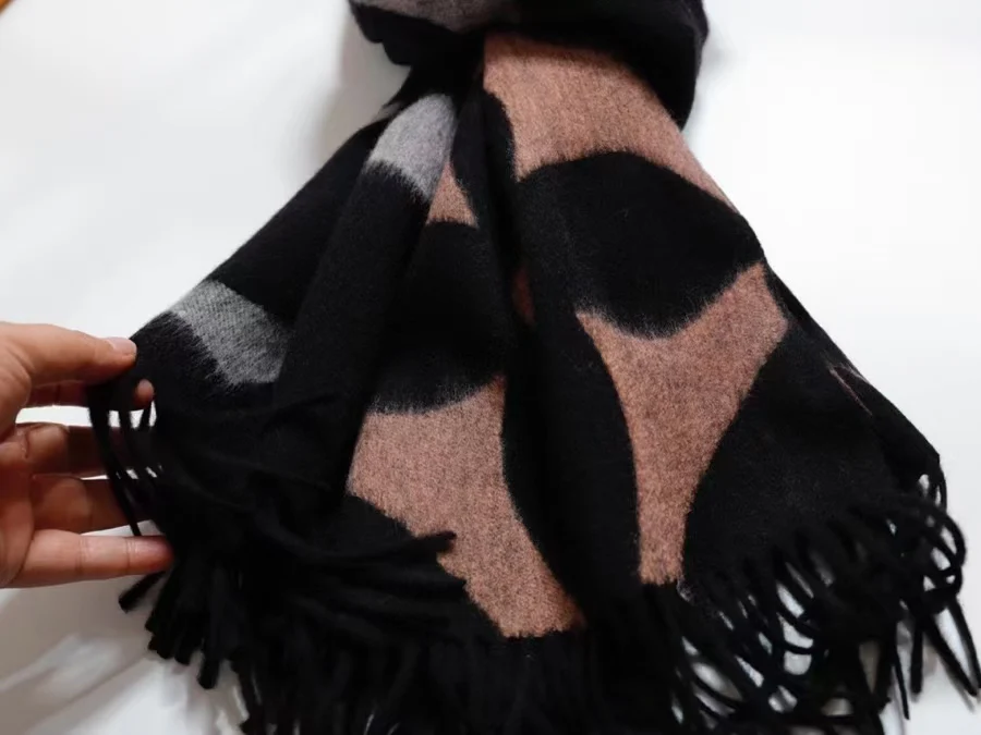 LV - Популярный во всем мире - Идеальный шарф - 1