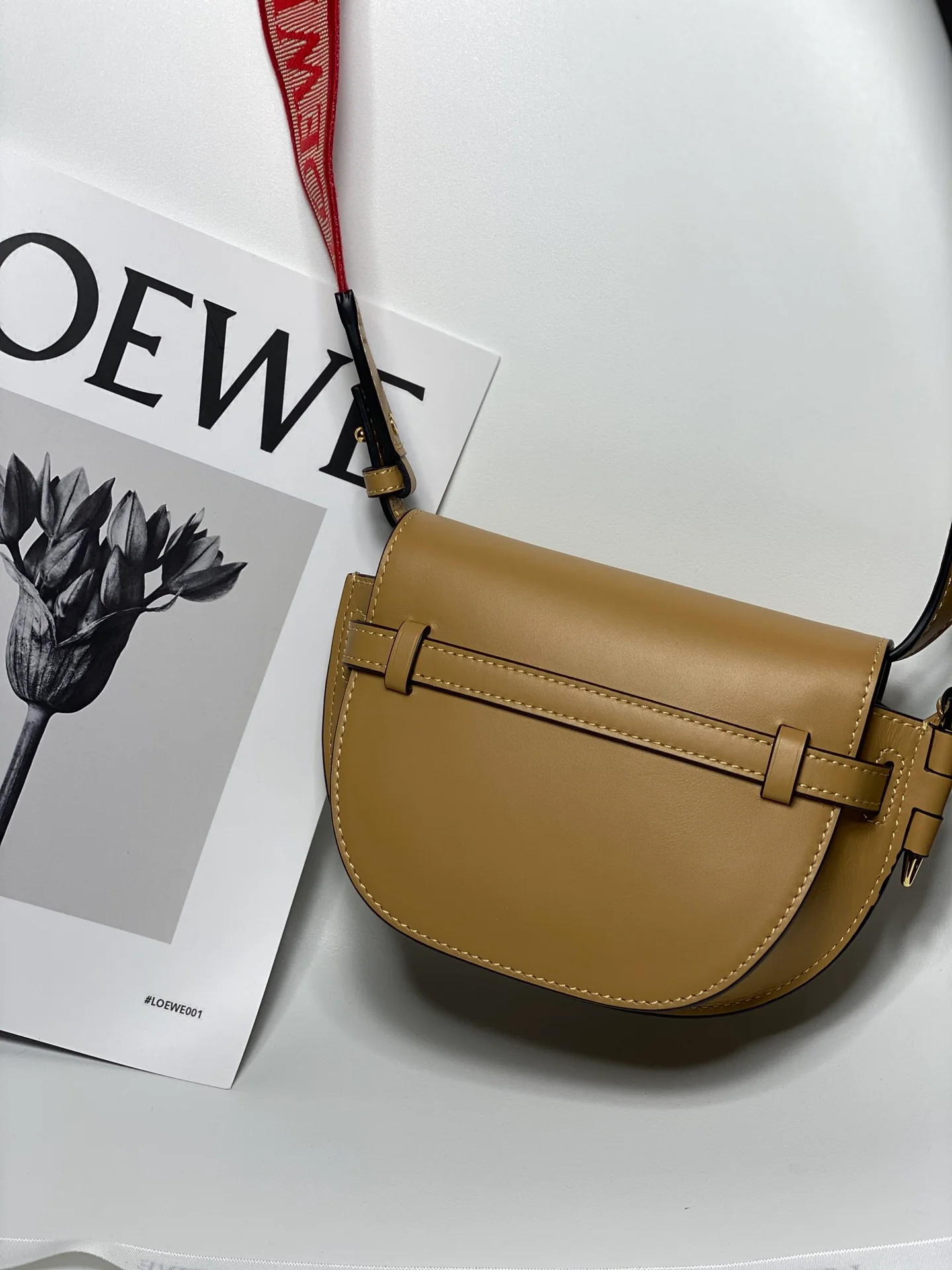 Сумка-седло Loewe-gate Letter с широким плечевым ремнем - мини