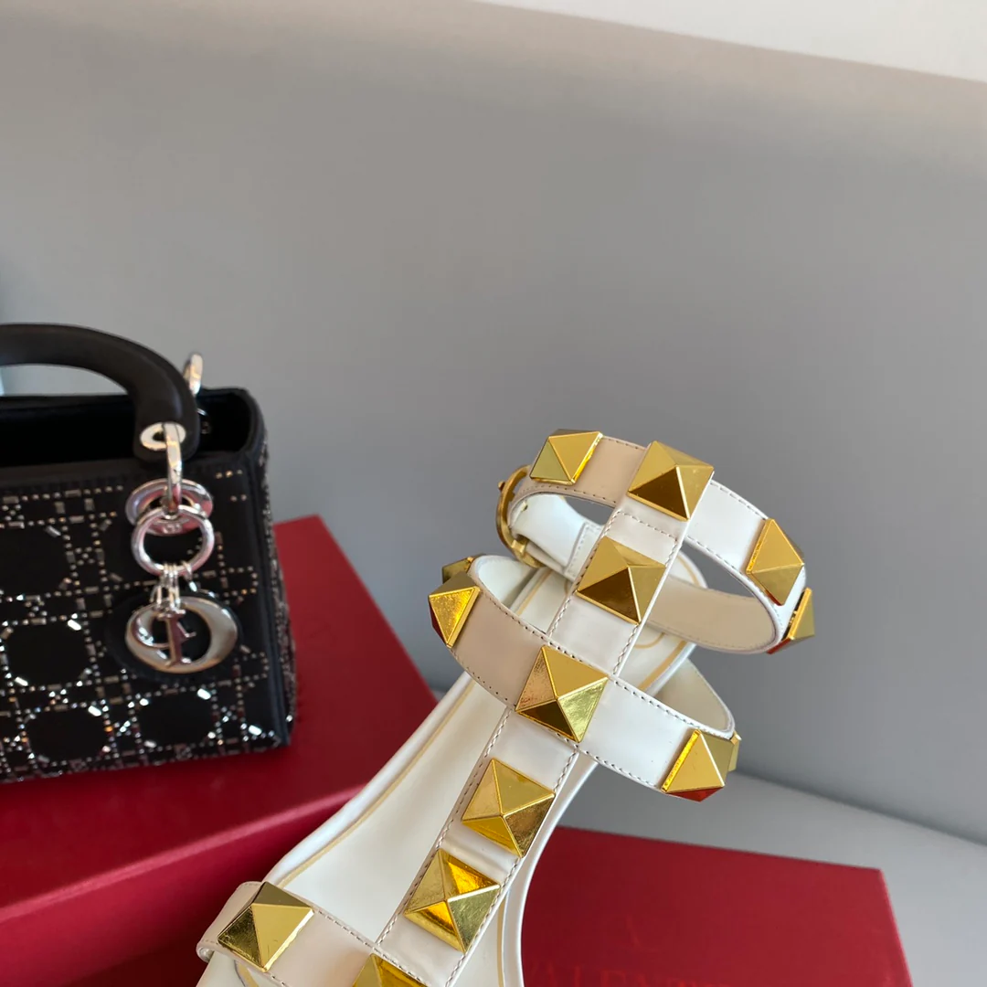 Valentino - Туфли на высоком каблуке с заклепками - Шпильки