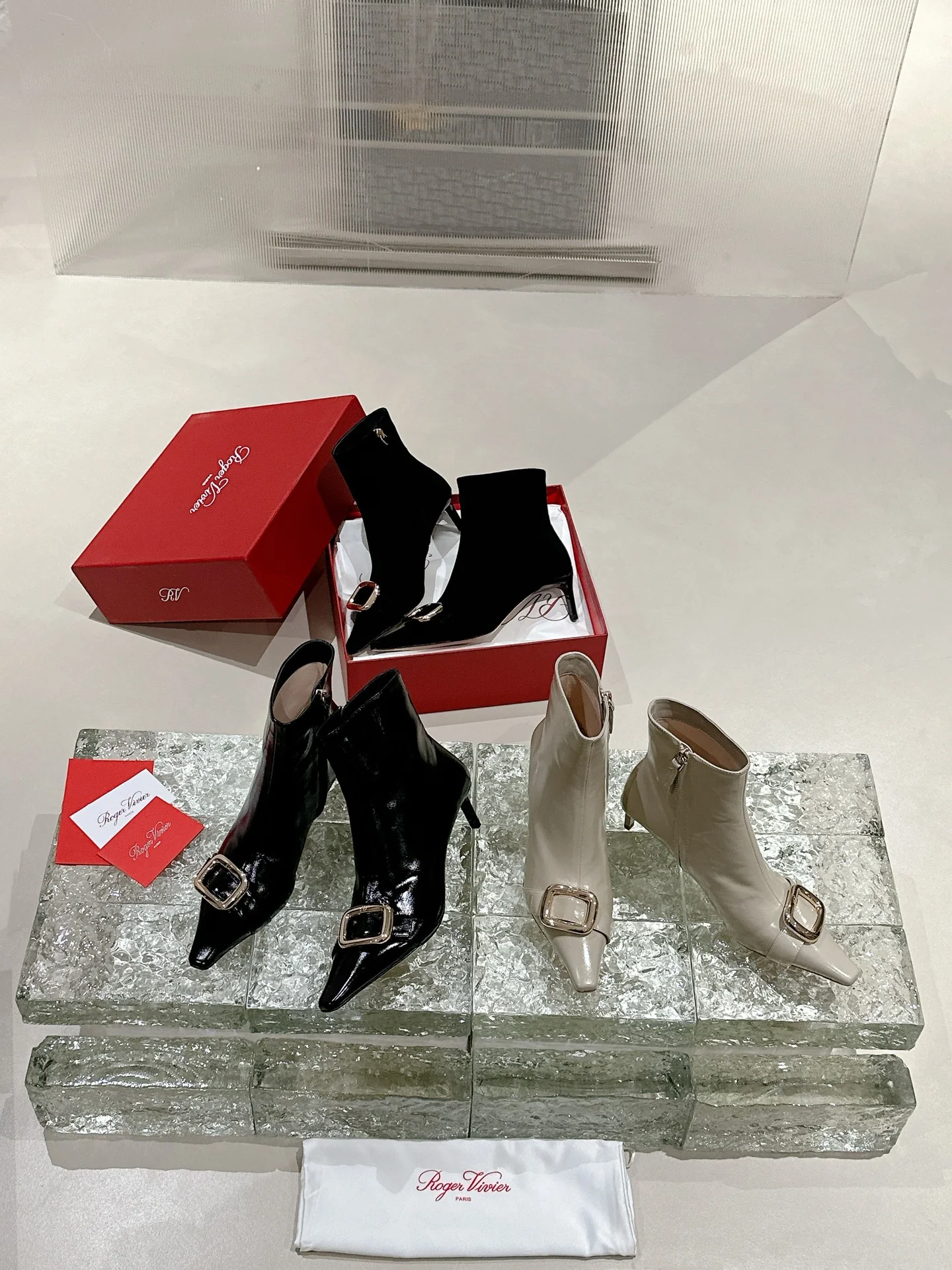 Обувь RV - 2024 - Кожаные ботильоны - Изображение коллекции