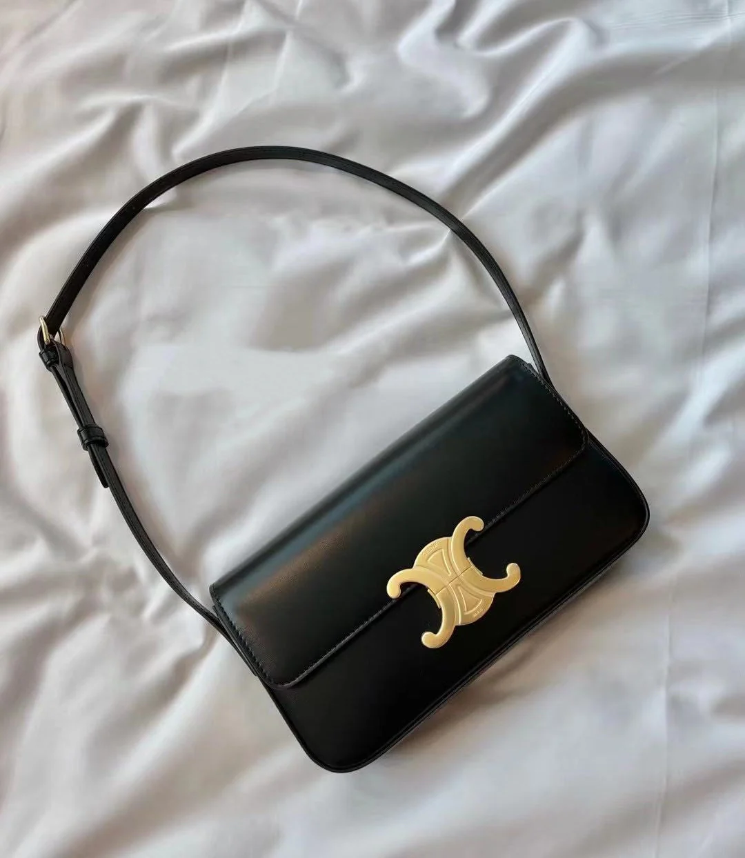 Кожаная сумка через плечо Celine Triomphe - черная