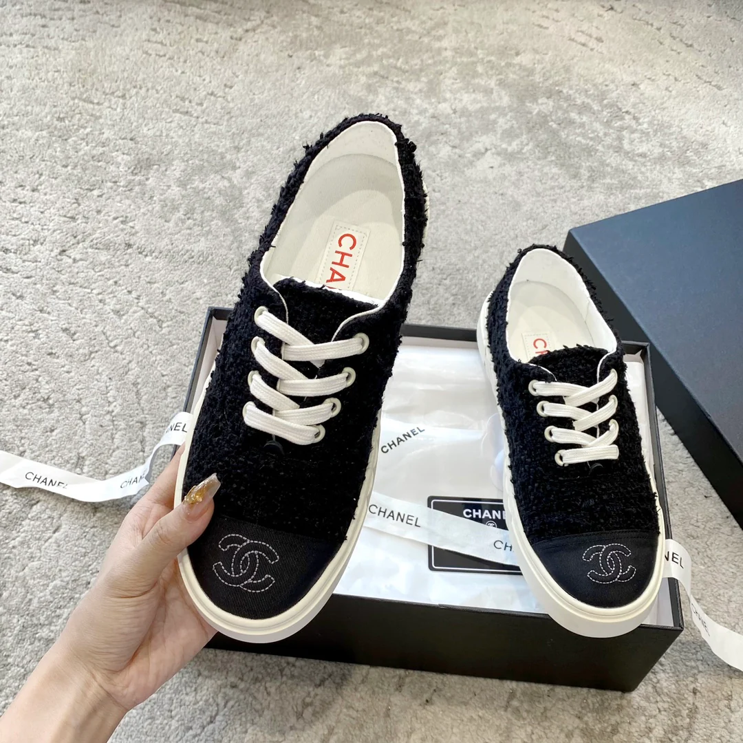 Новинка сезона весна/лето 2023 от Chanel - кеды в стиле 