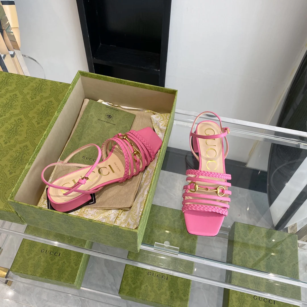 Босоножки Gucci на низком каблуке