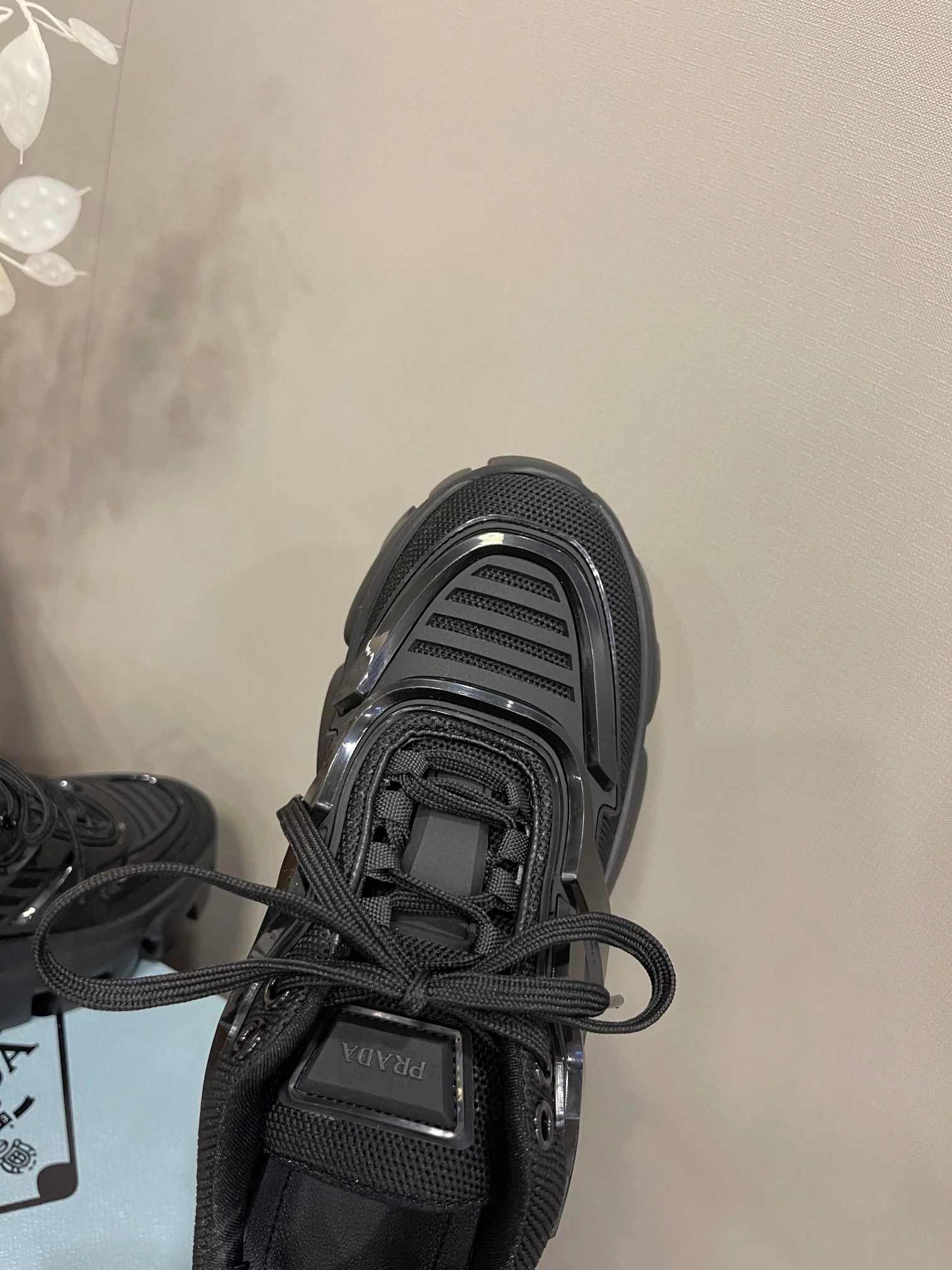 Новинка сезона весна/лето 2022 от Prada - Повседневные туфли на платформе - 1