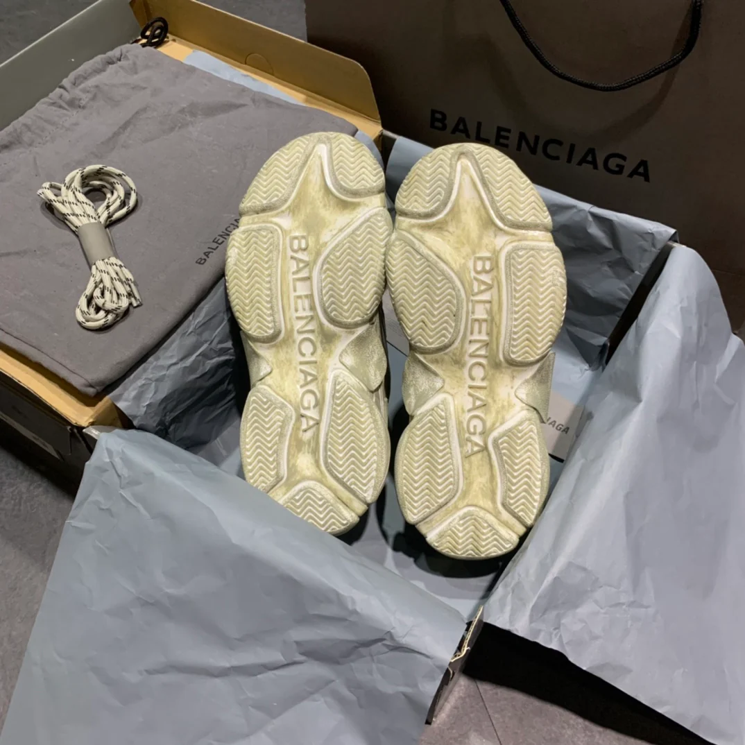 Balenciaga - Dad Shoes - 24