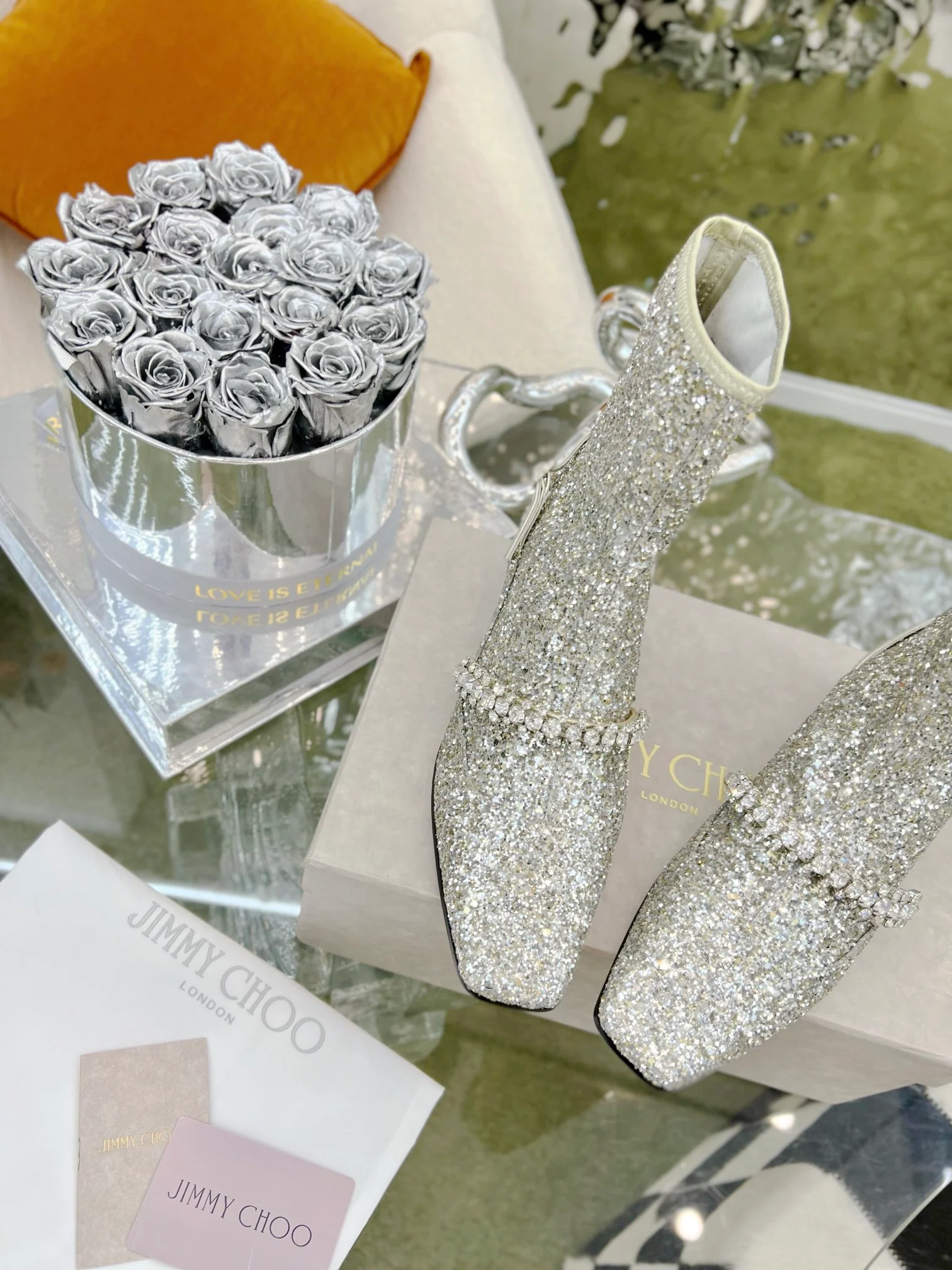 Jimmy - Новинка сезона весна/лето 2022 - Ботильоны на резинке со стразами - 1