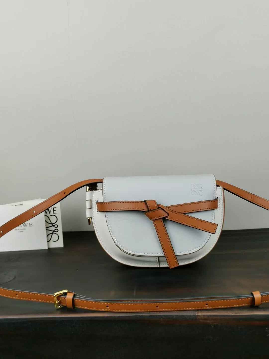 Loewe-gate-mini-21x12-5x9-5-cm-15