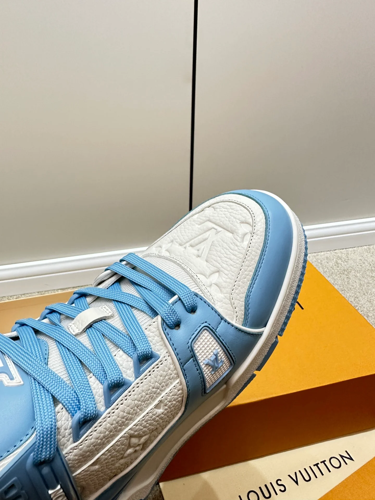 Кроссовки LV Trainer - бело-синие