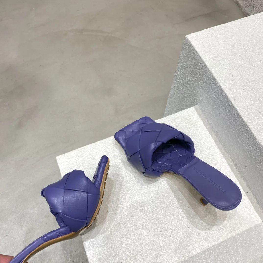 Новинка сезона весна/лето 2021 от BV - Плоские плетеные сандалии на шпильке - Фиолетовые