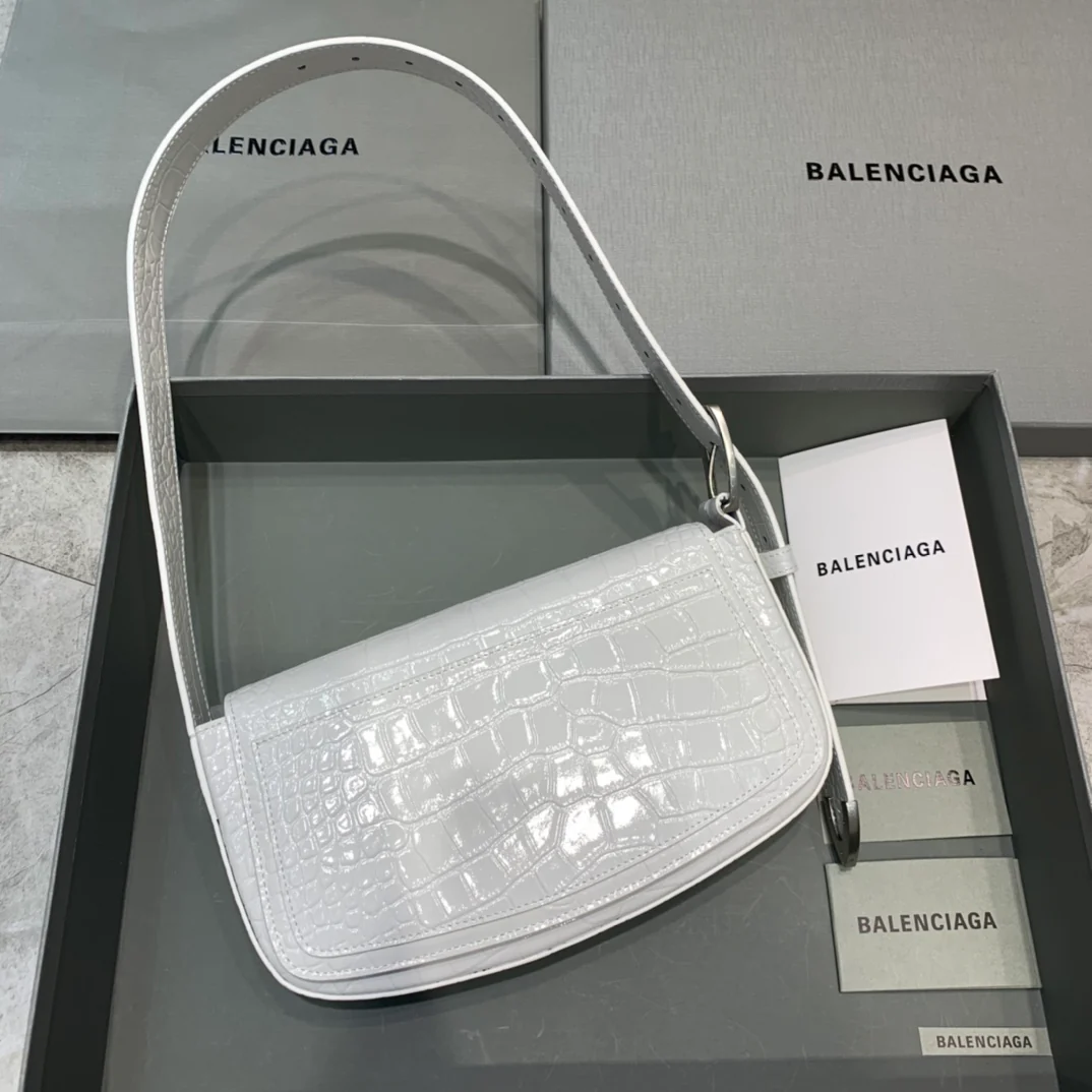 Сумка Balenciaga Ghost Bag - сумка под мышкой