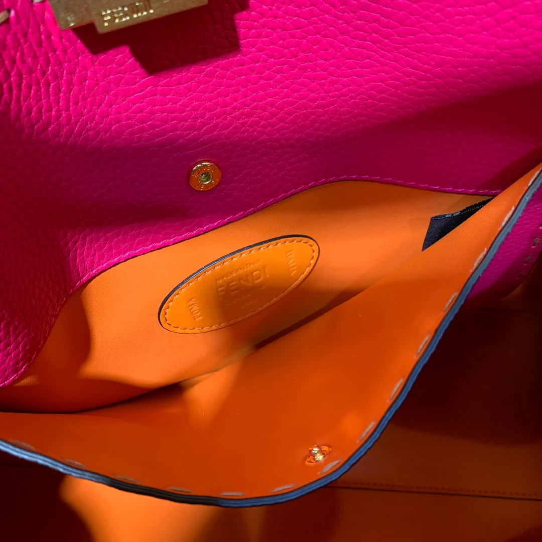 Большая коричневая кожаная сумка Fendi Peekaboo Lite