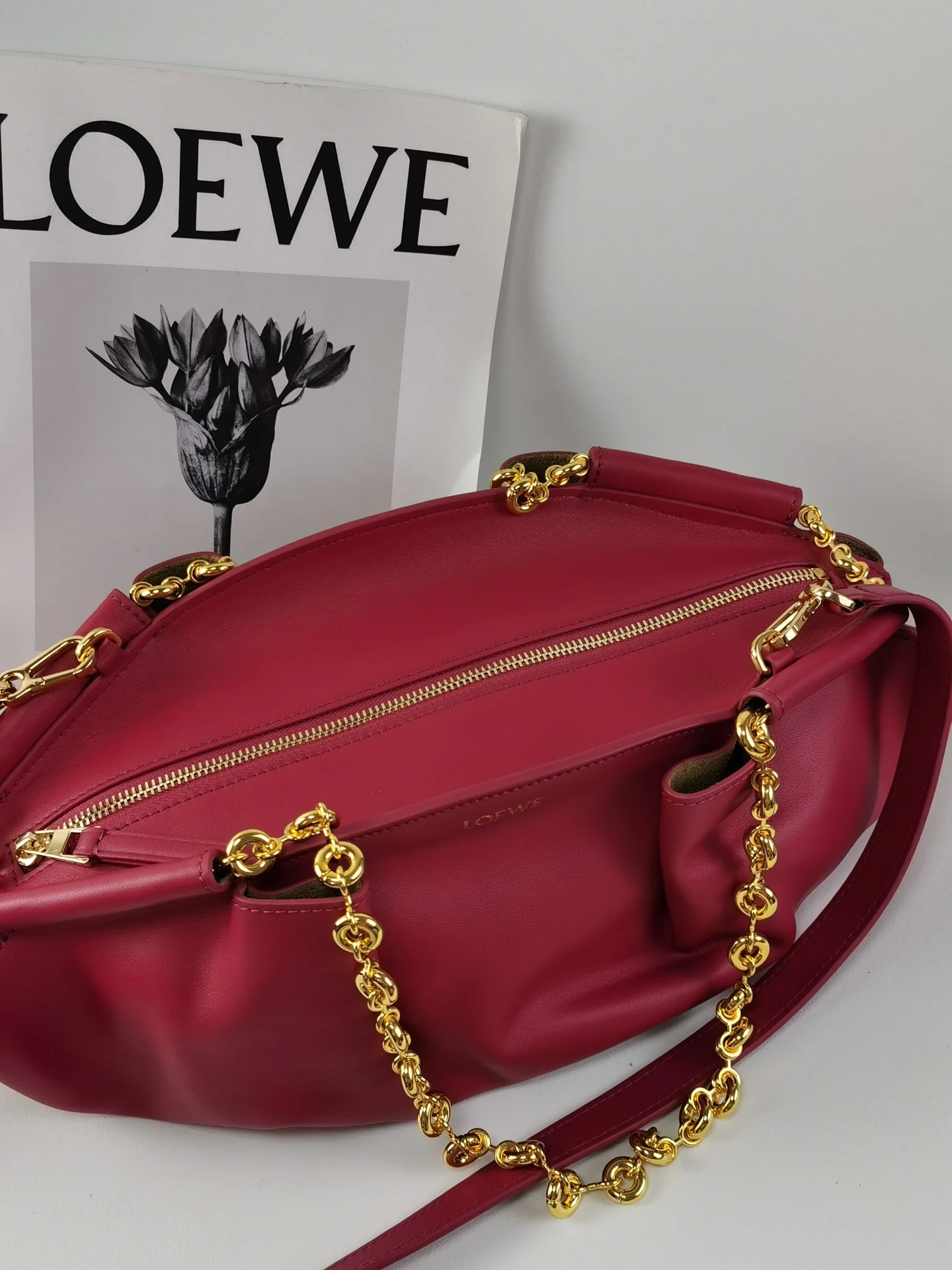 Сумка для прогулок Loewe Paseo - телячья кожа наппа - маленькая - с цепочкой - красная