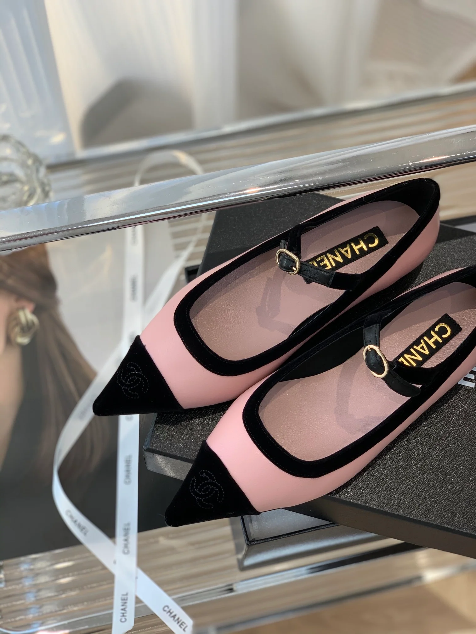 Туфли Мэри Джейн от Chanel — бархат и овечья кожа — розовые