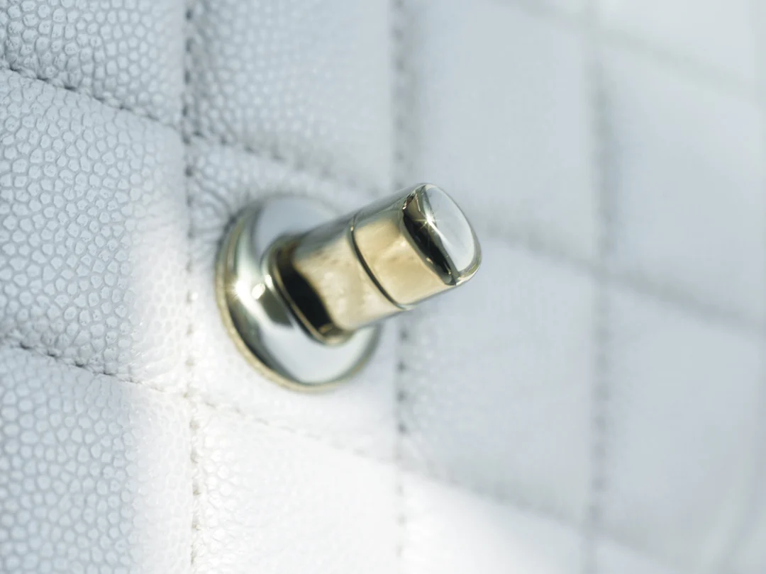 Chanel 2021 Coco Handle из зернистой телячьей кожи - жемчужно-белый - мини-сумка