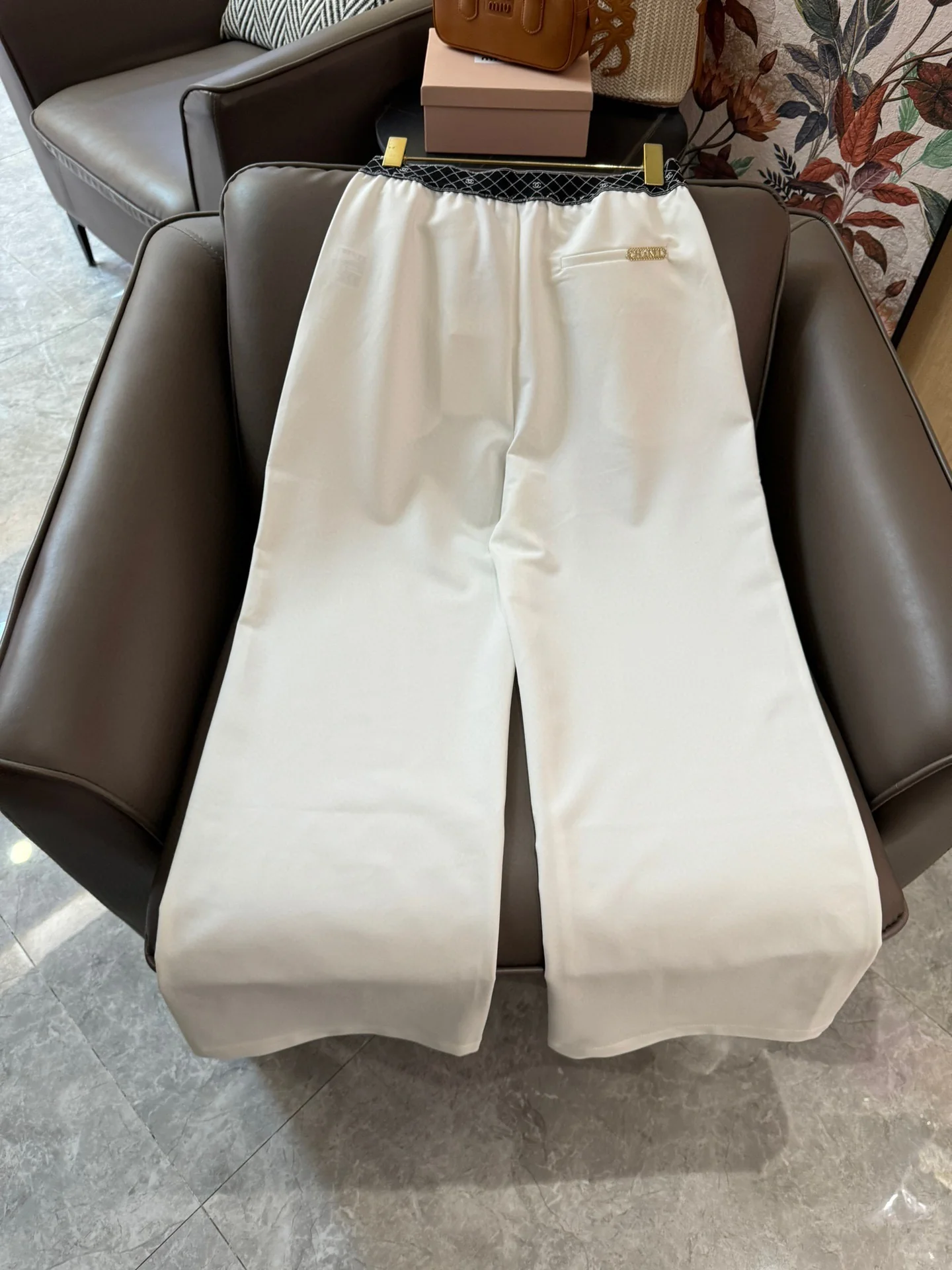 Брюки Chanel 2404-24ss New Style - белые