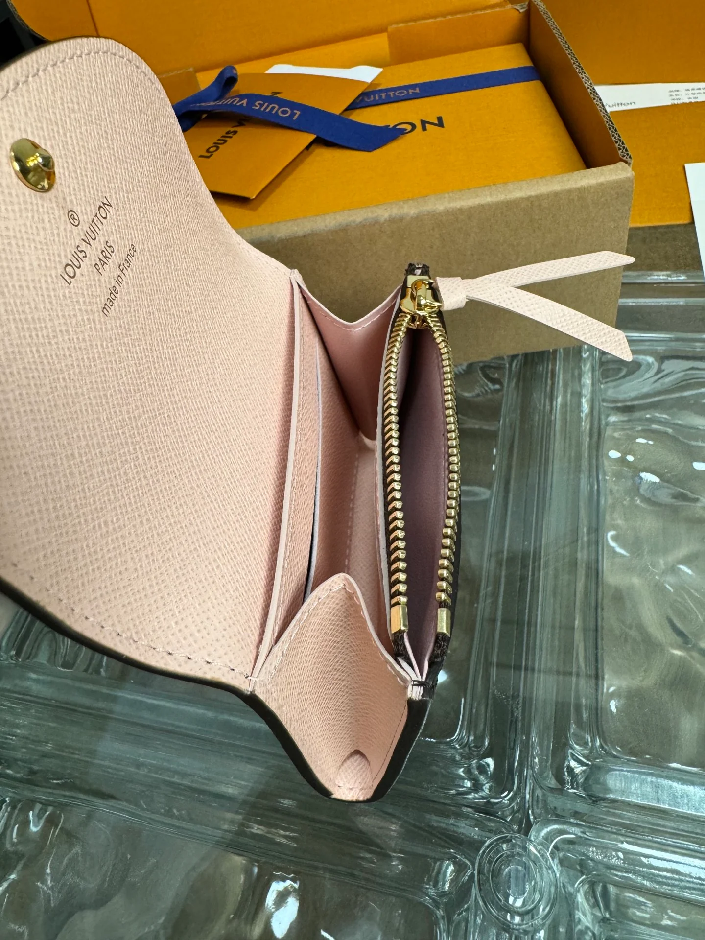 LV-m62361 - Кошелек для монет в форме конверта - Розовый с золотой пряжкой