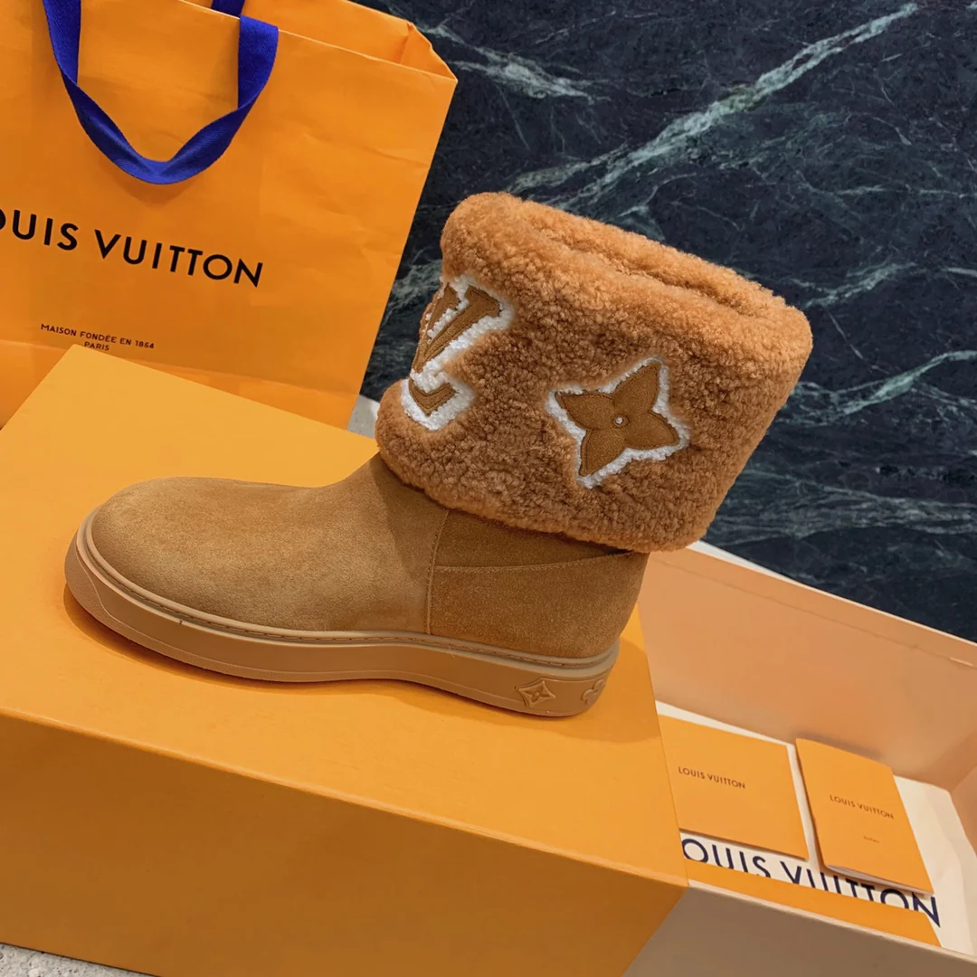 Новинка осенне-зимней коллекции LV 2022 — Снежные сапоги из натуральной овчины — Коричневые