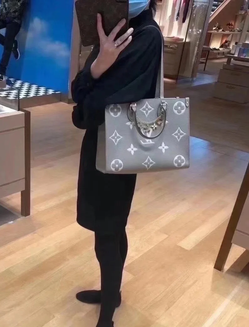 lv-onthego-grey embossed